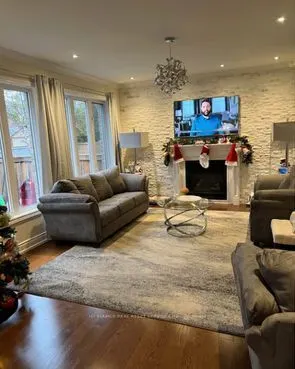 108 Sharpe Crescent #Main & Upper