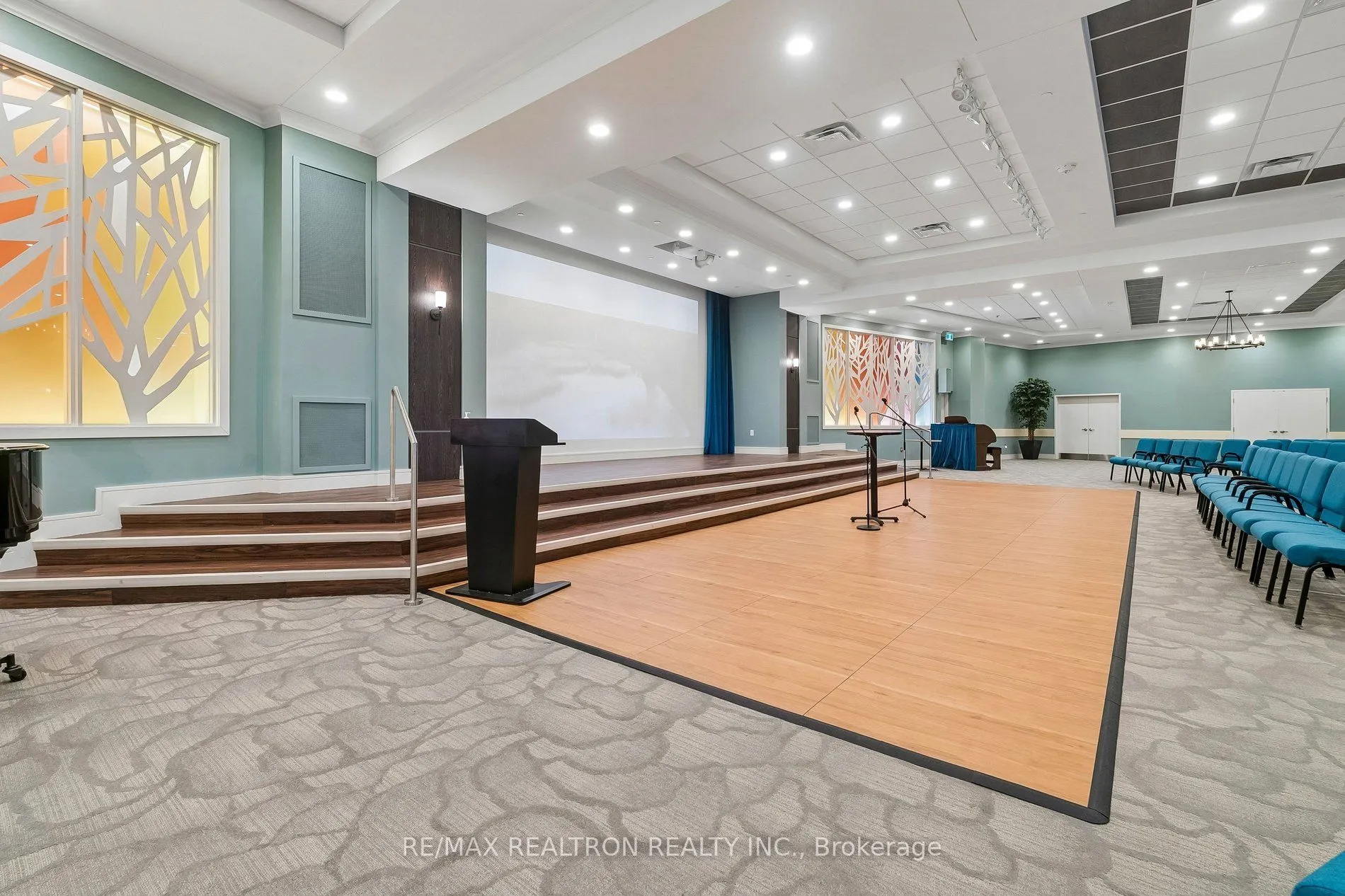 400 William Graham Drive #208