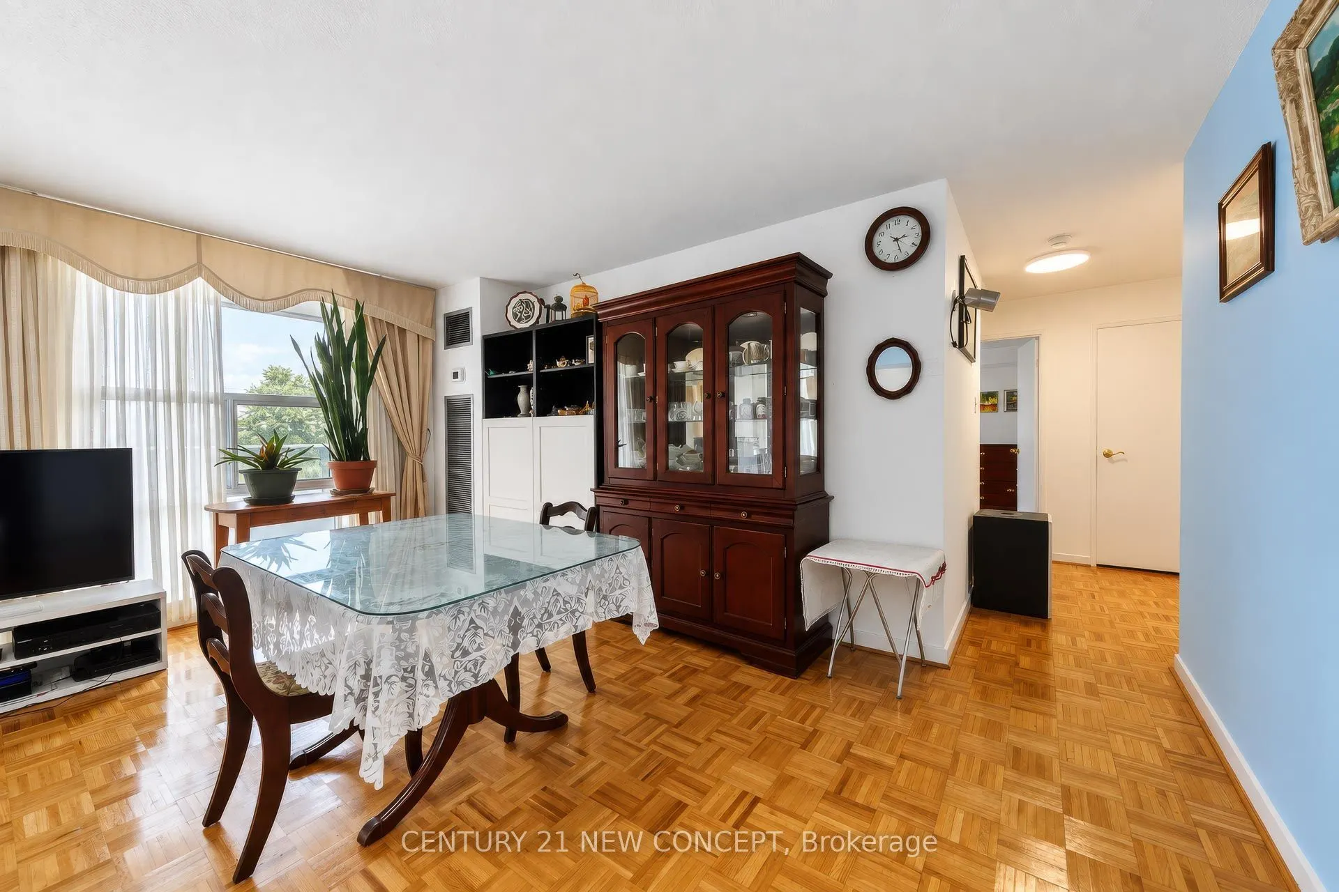 60 Inverlochy Boulevard #606