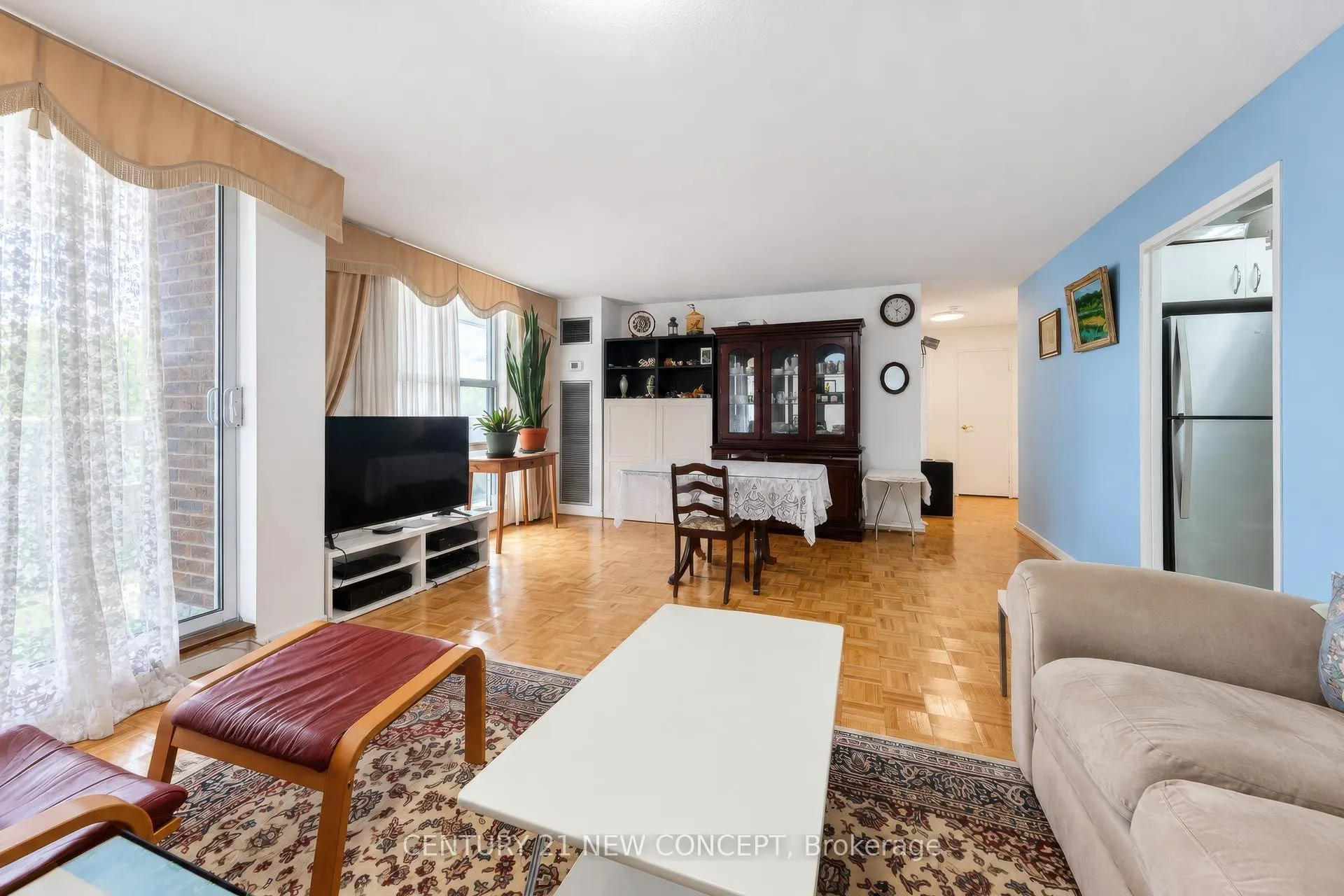 60 Inverlochy Boulevard #606