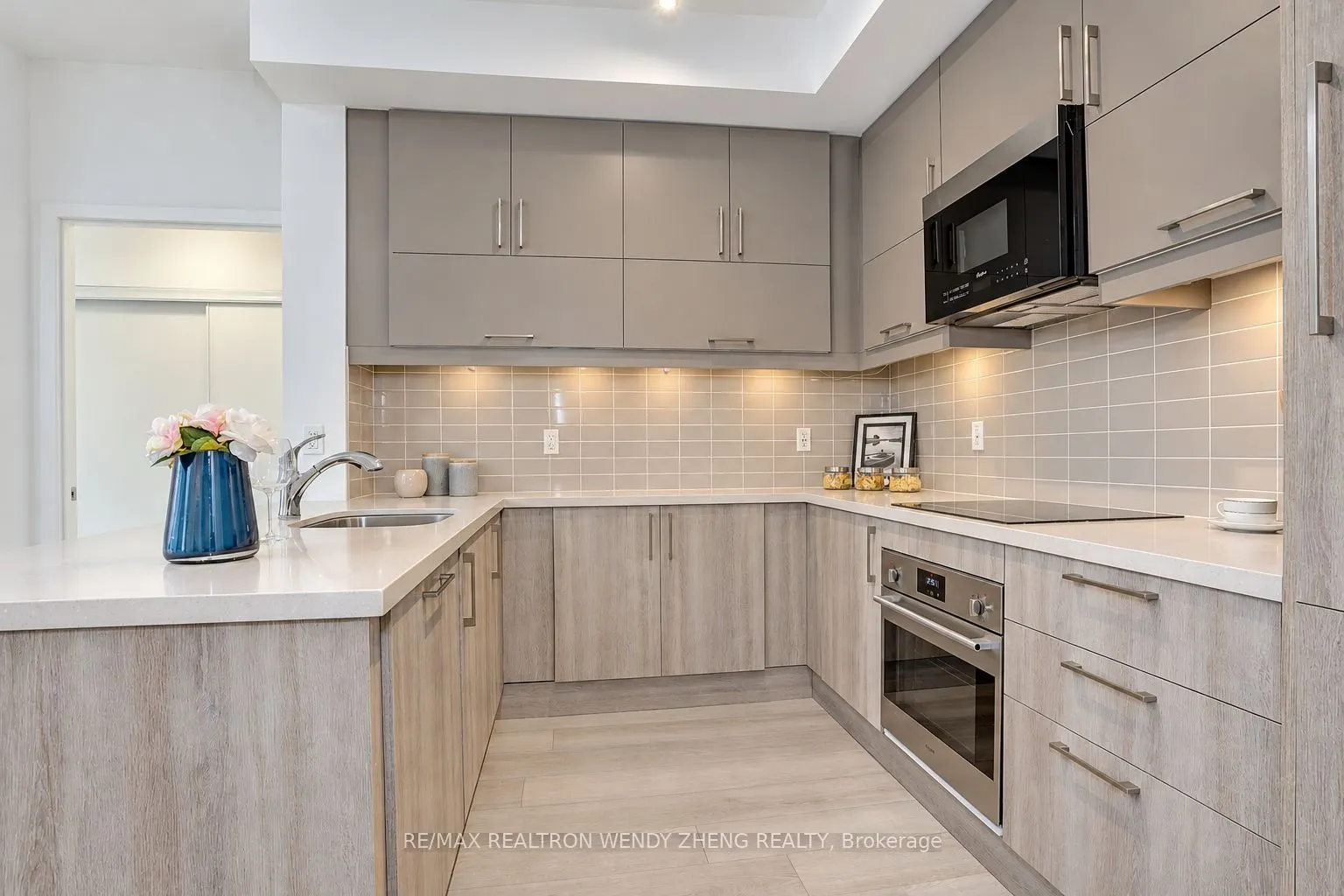 38 Simcoe Promenade N #C503