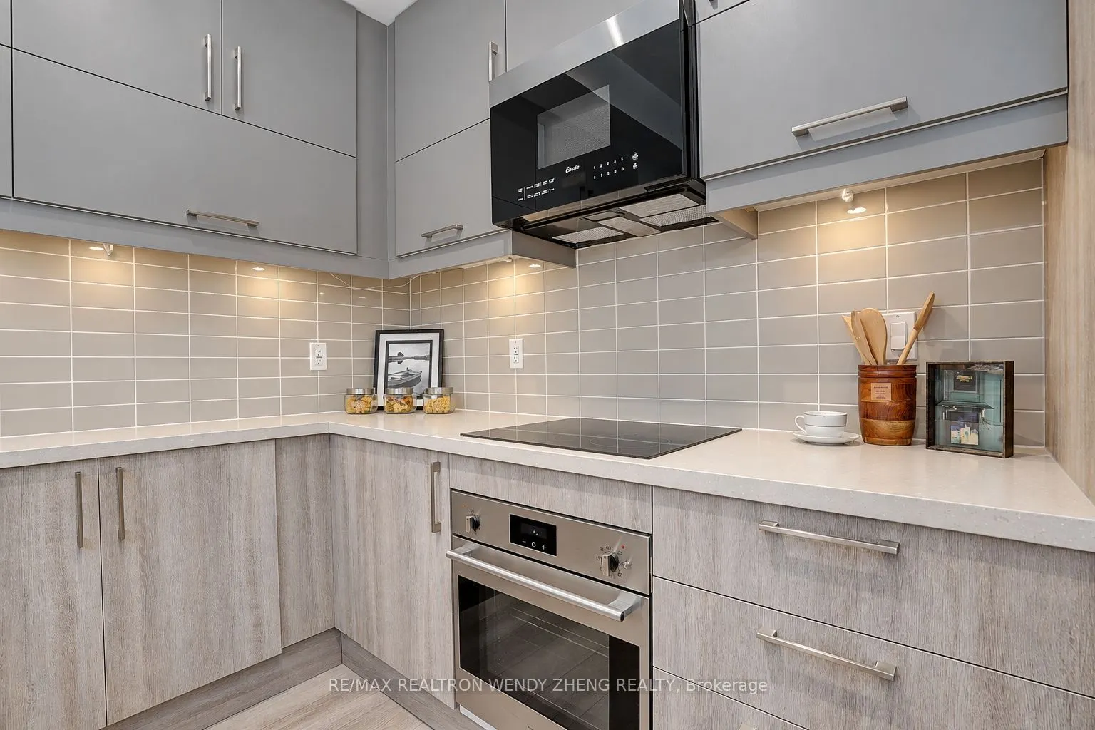 38 Simcoe Promenade N #C503