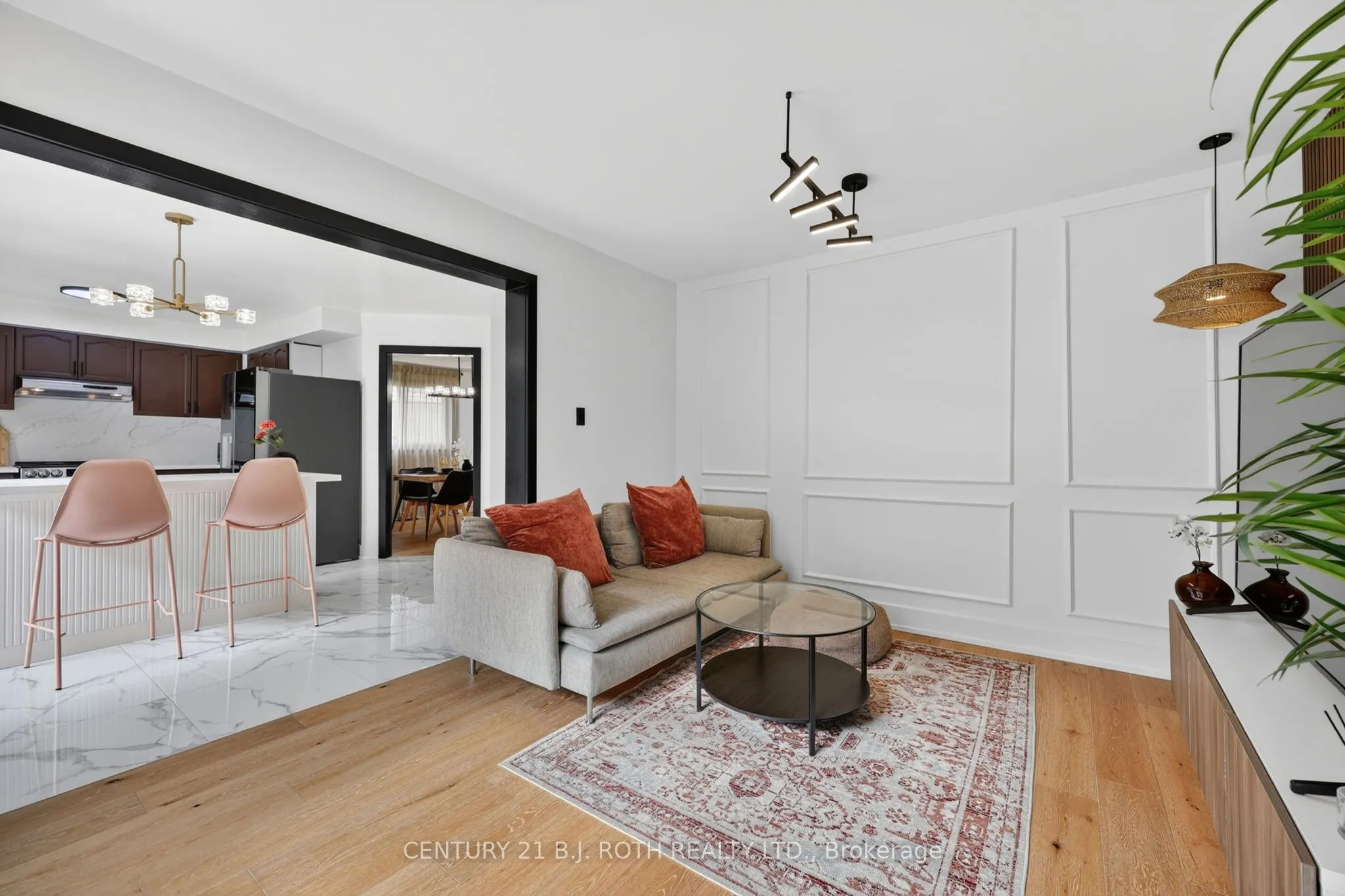 1077 CORRIE Street