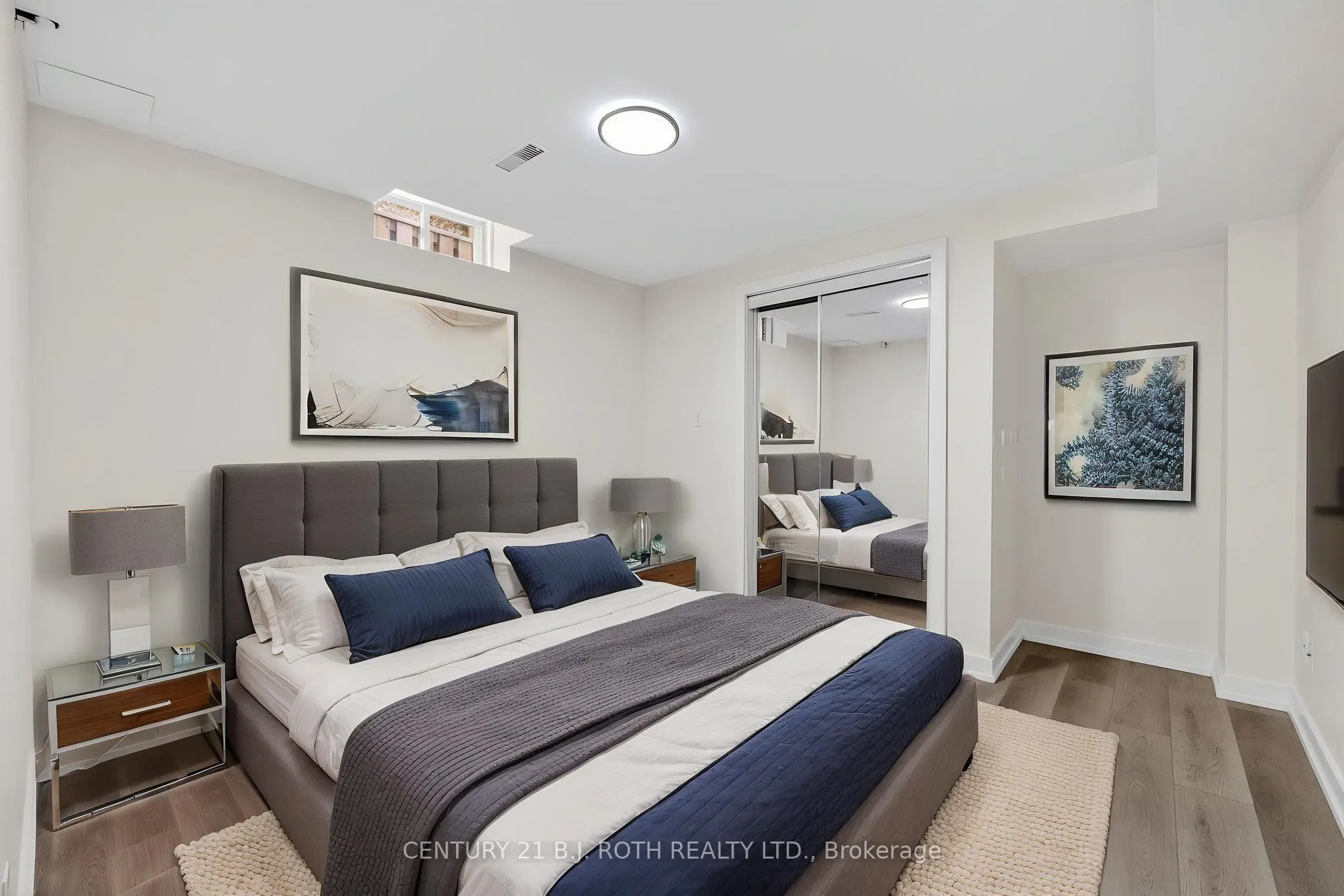 1077 CORRIE Street