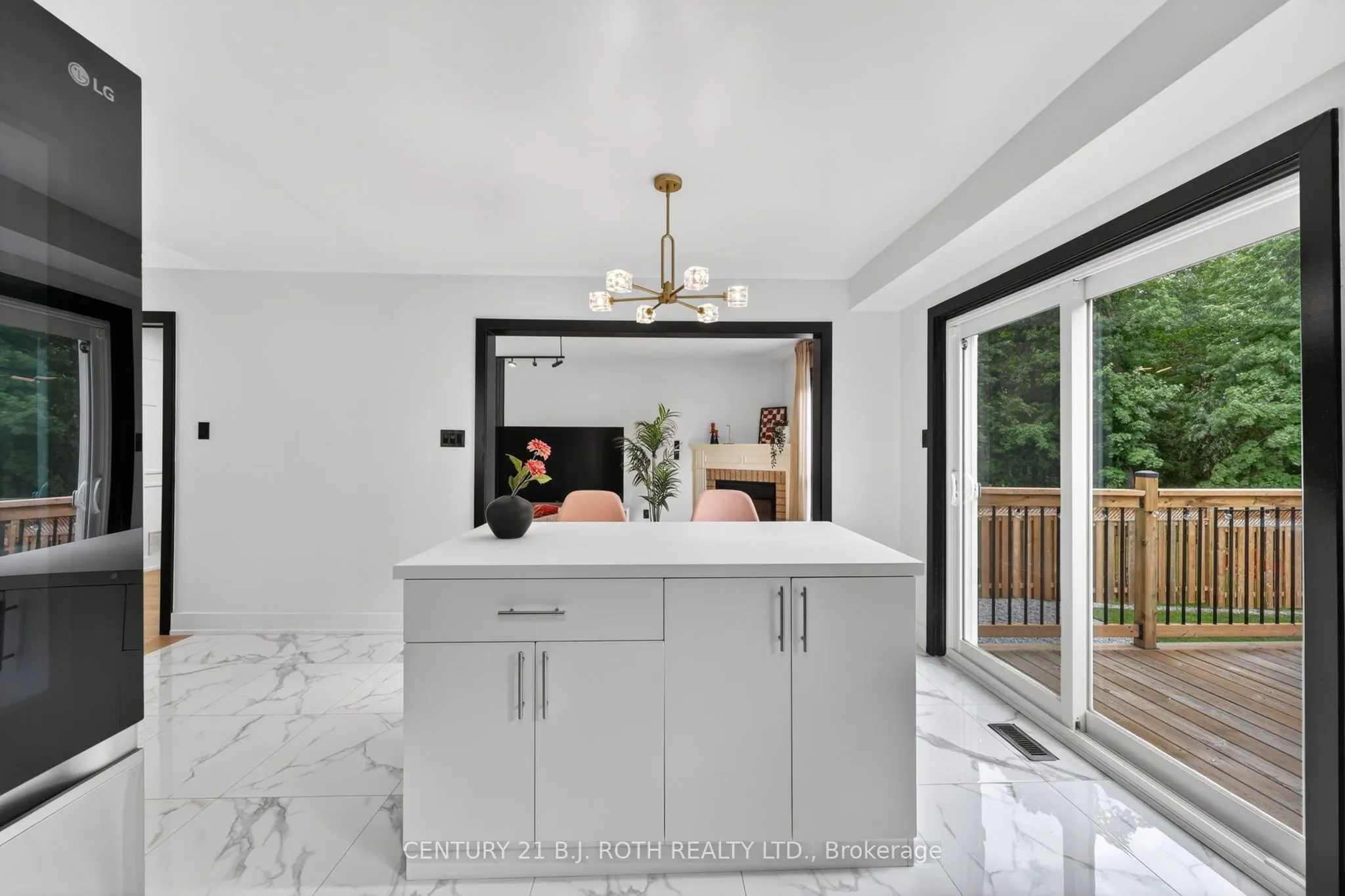 1077 CORRIE Street