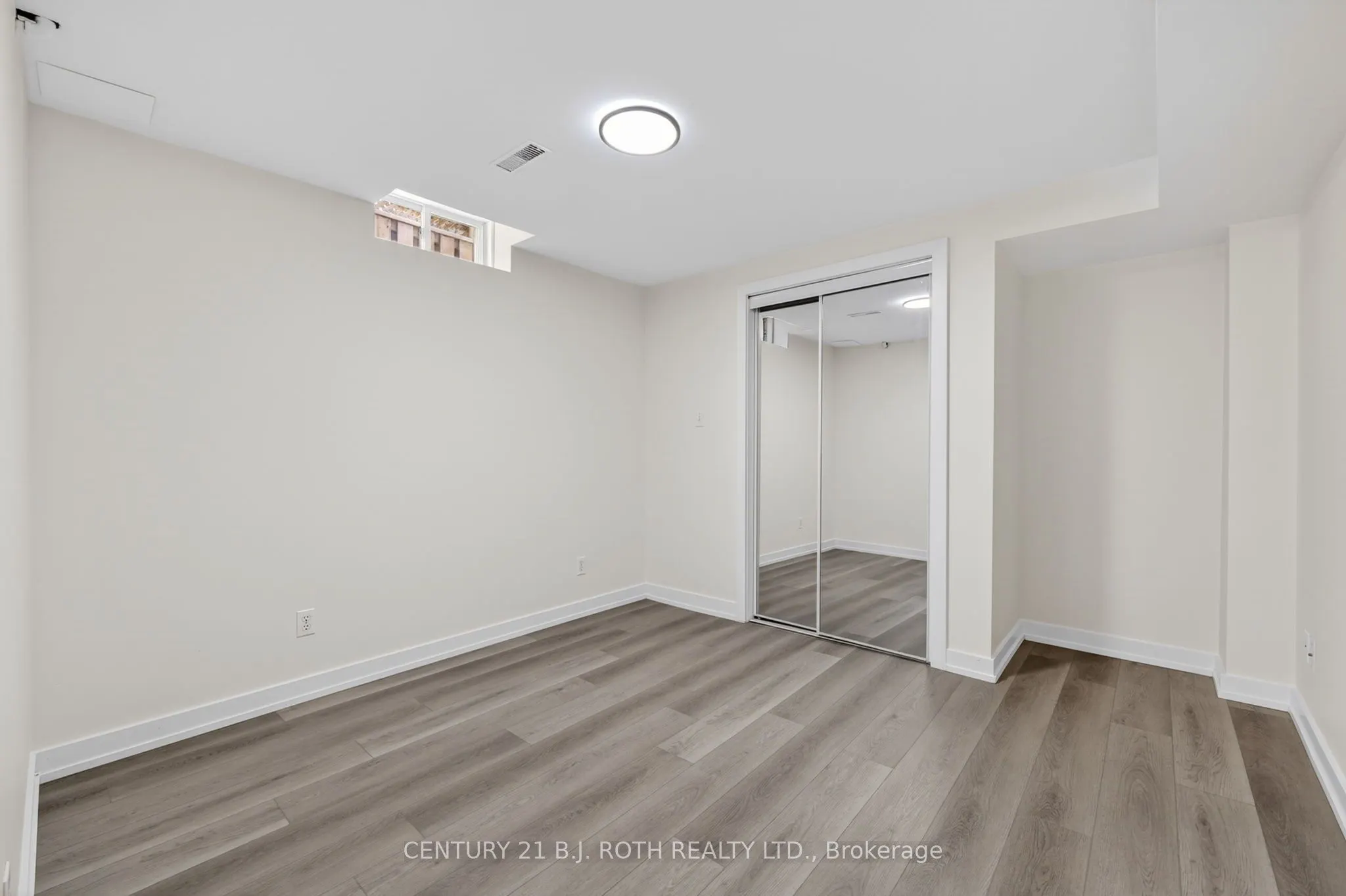 1077 CORRIE Street
