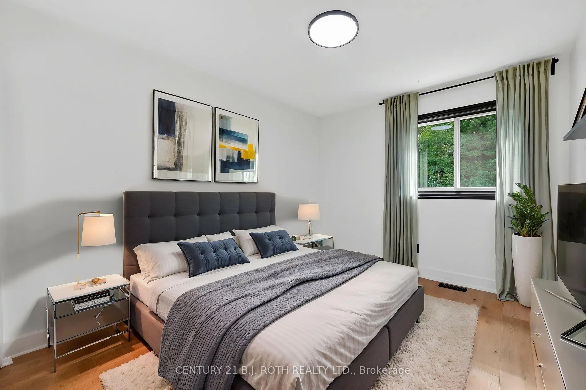 1077 CORRIE Street