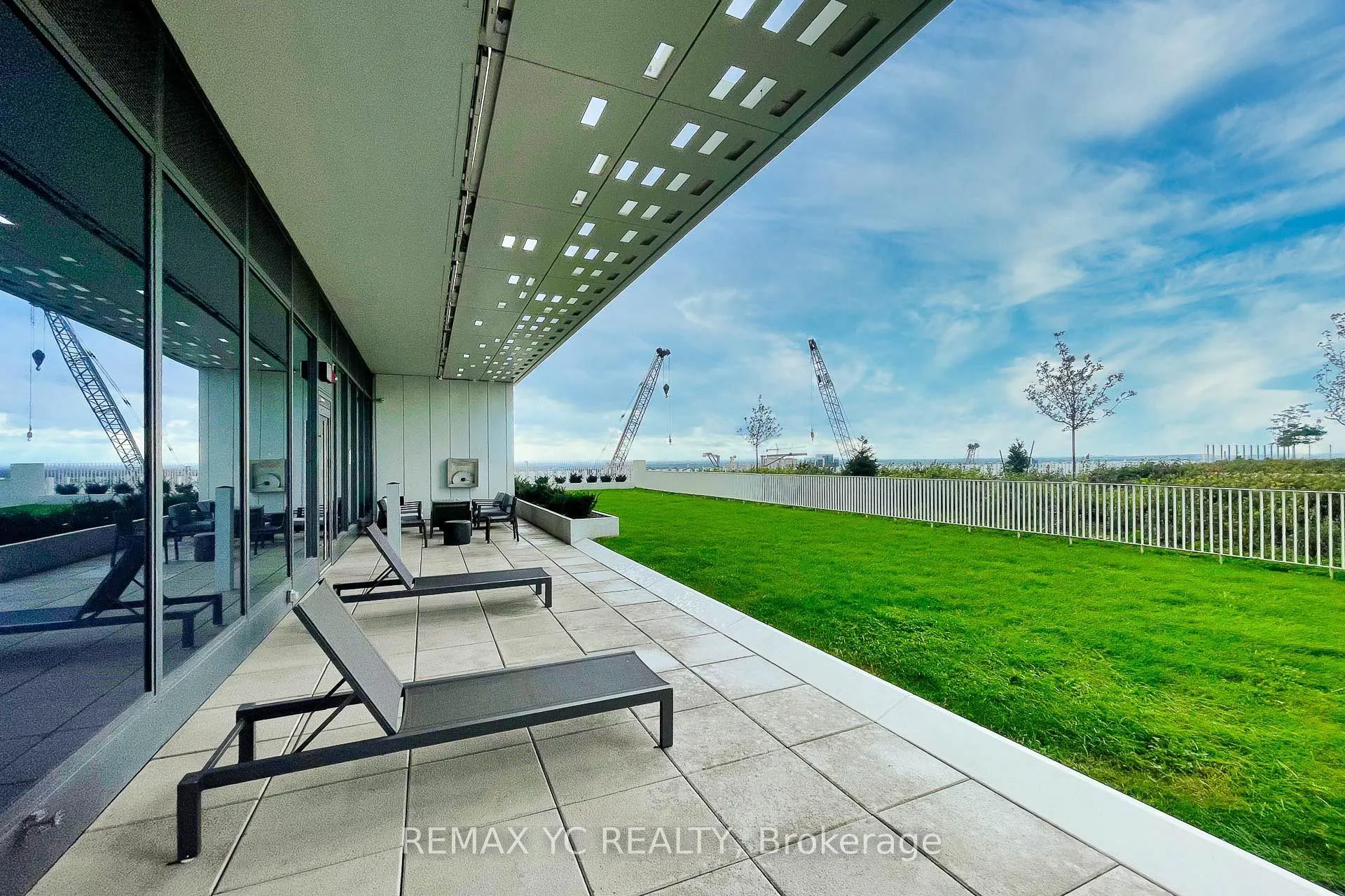 5 Buttermill Avenue #3501