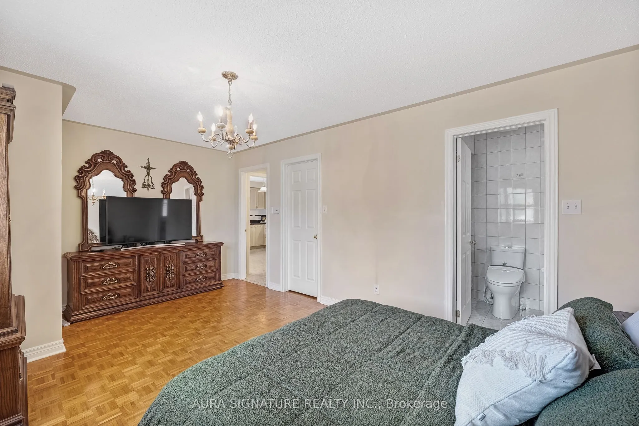 30 Graceview Court