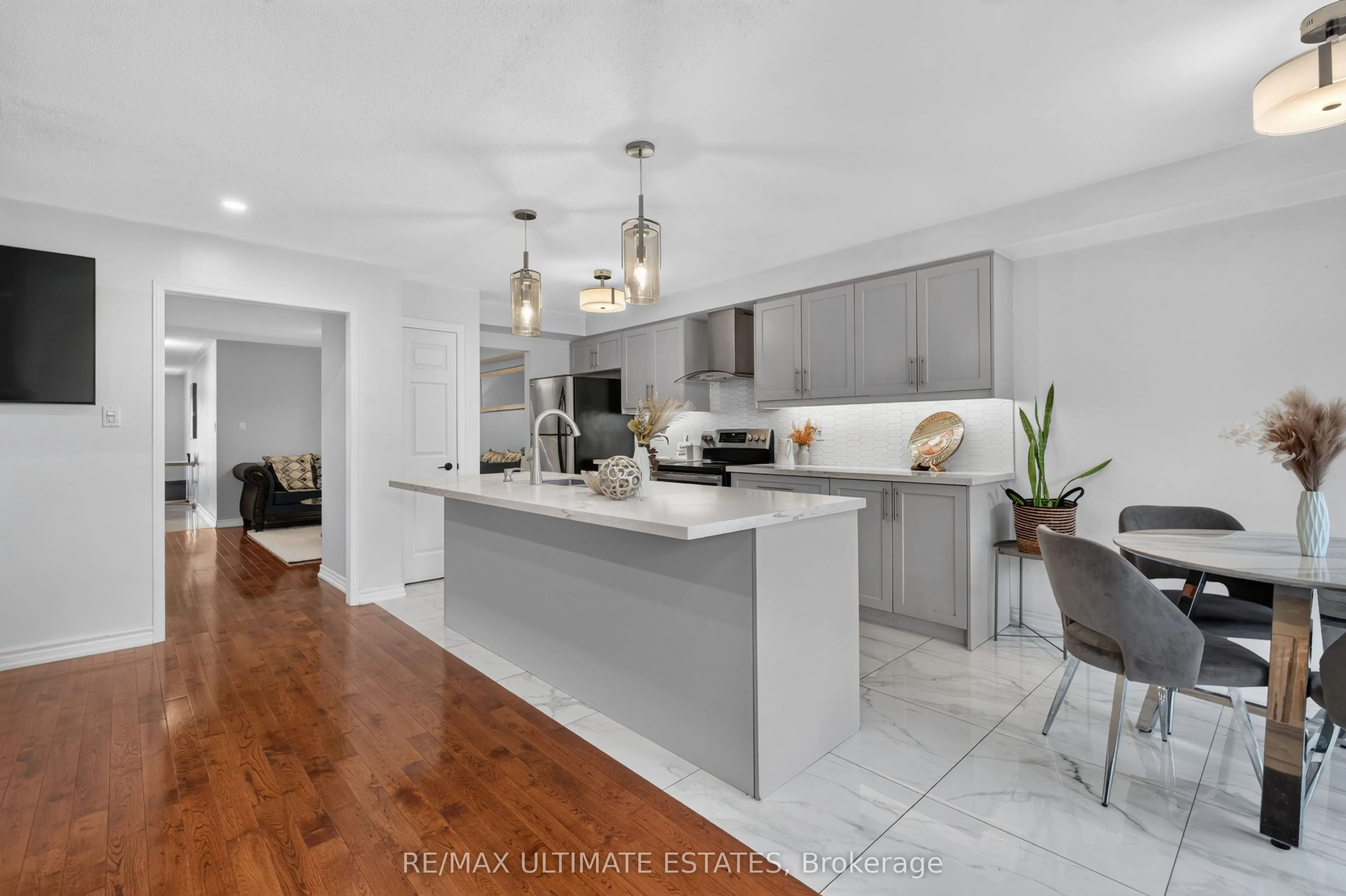 587 Caboto Trail