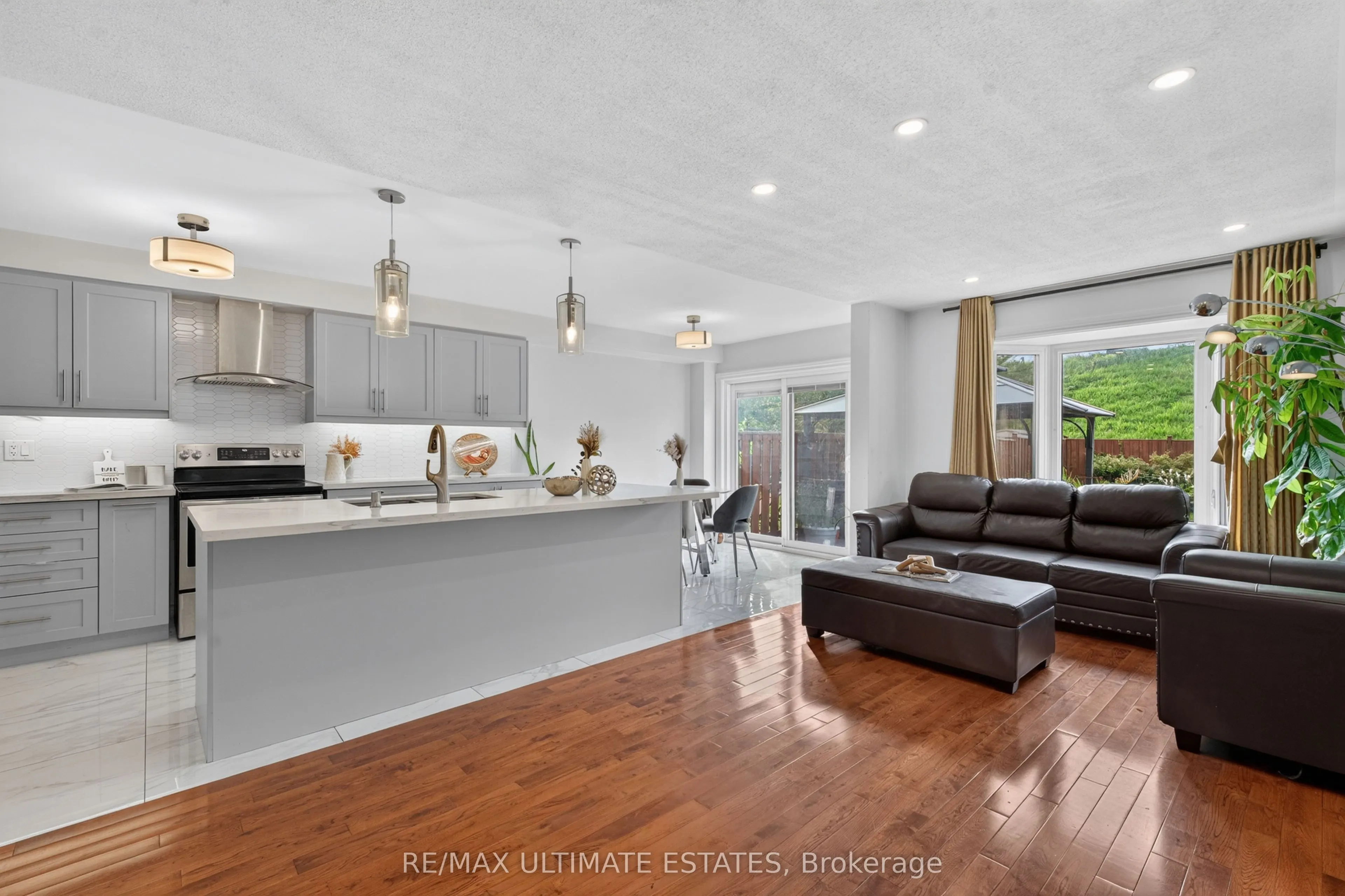 587 Caboto Trail