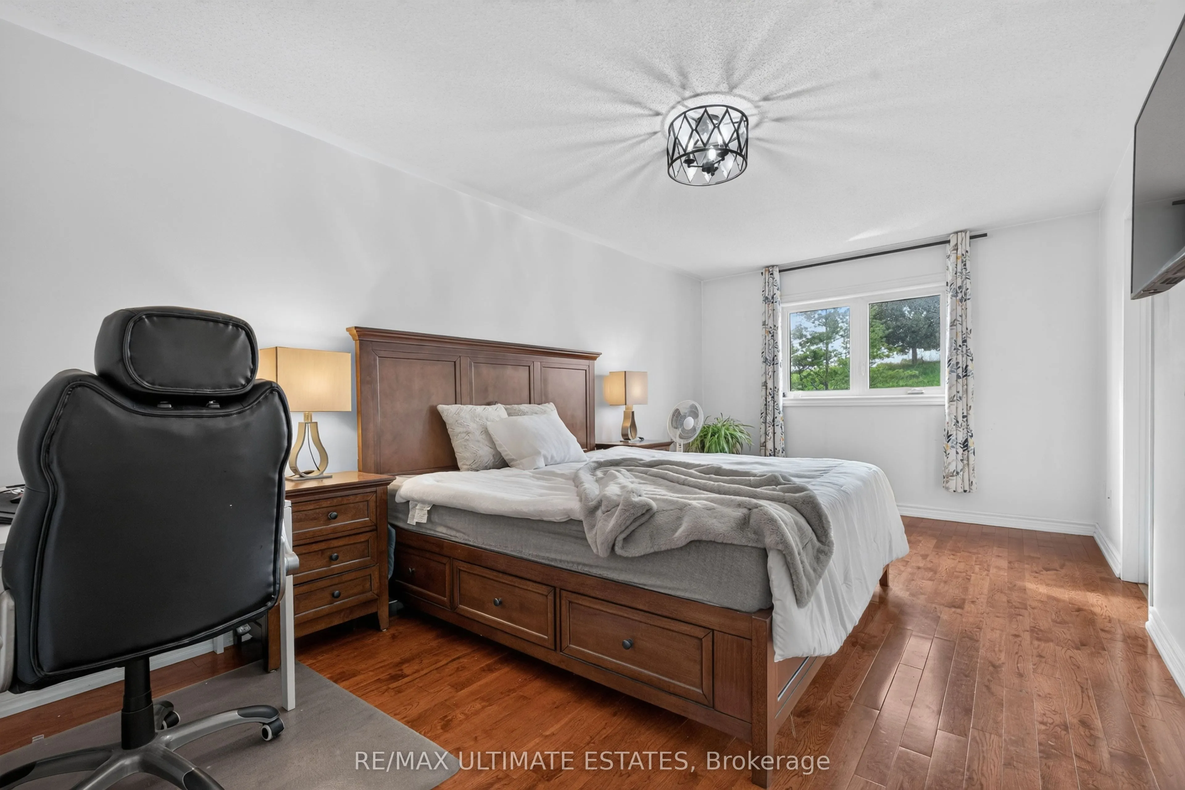 587 Caboto Trail