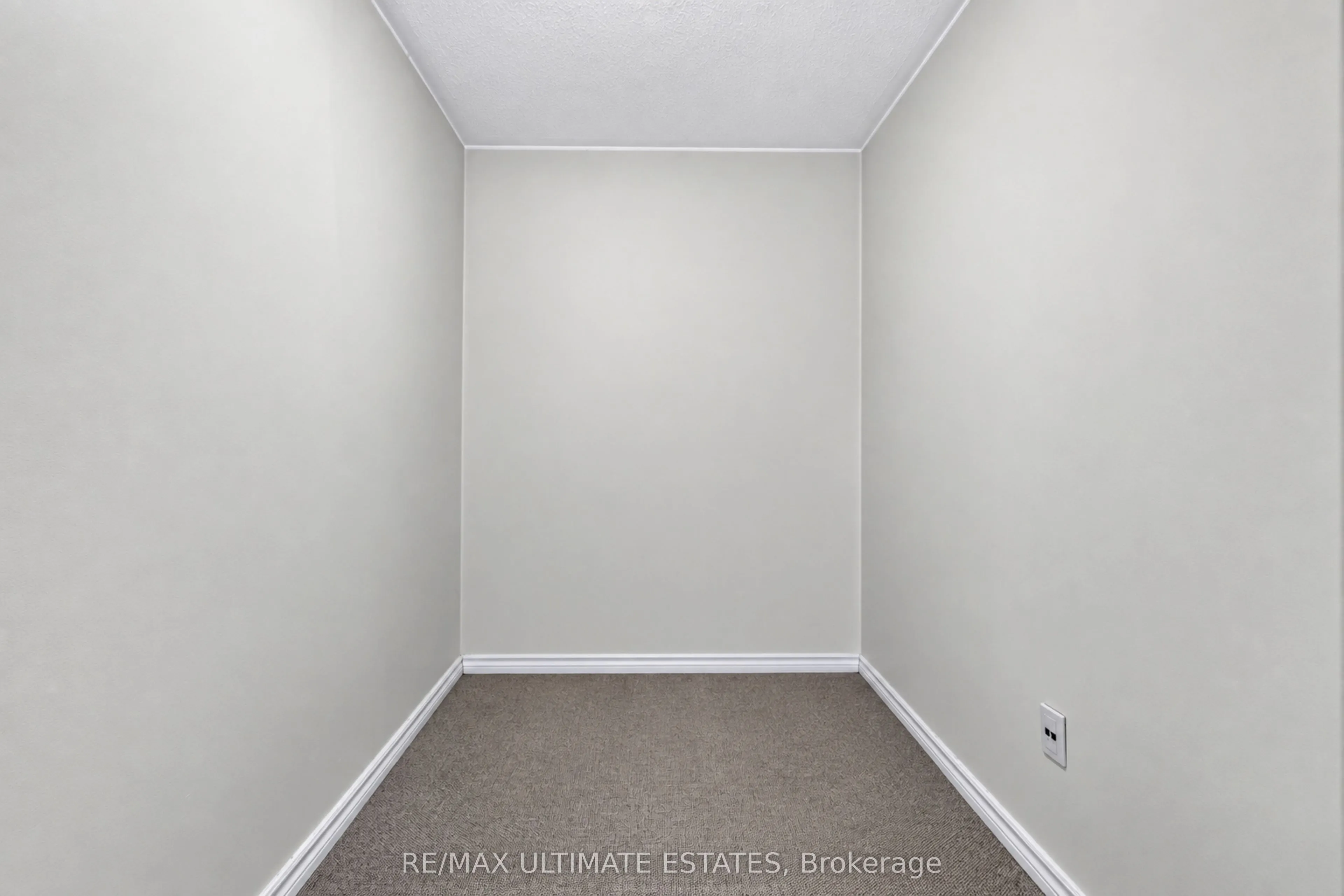 587 Caboto Trail