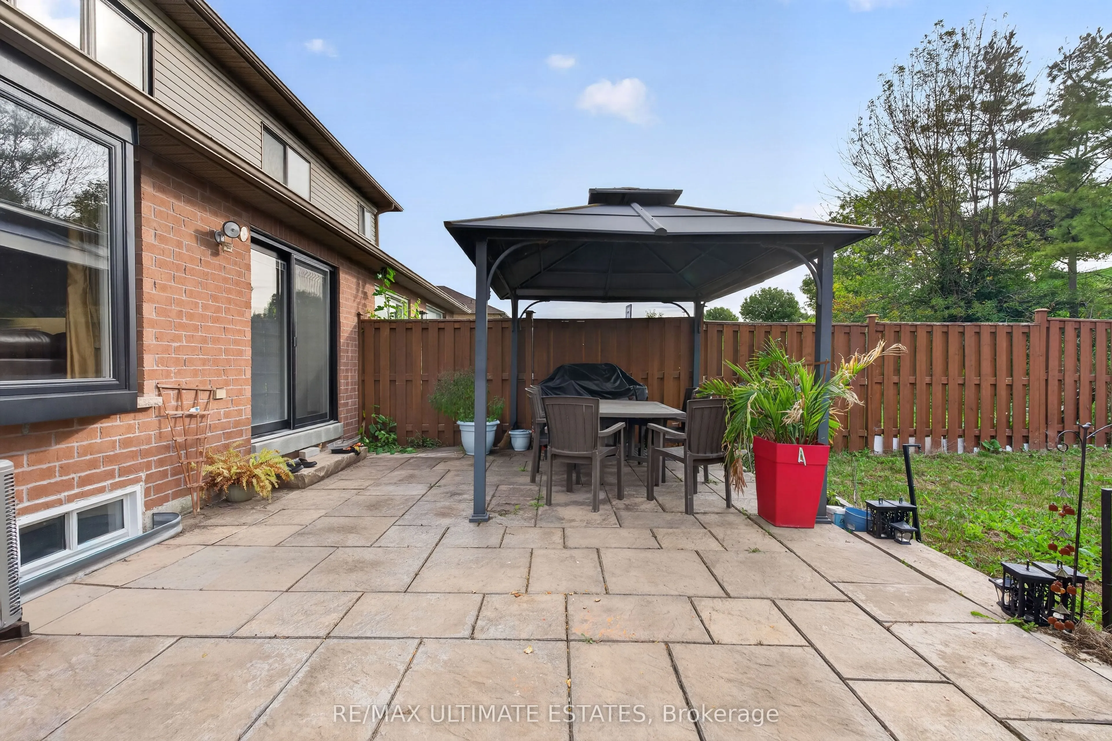 587 Caboto Trail
