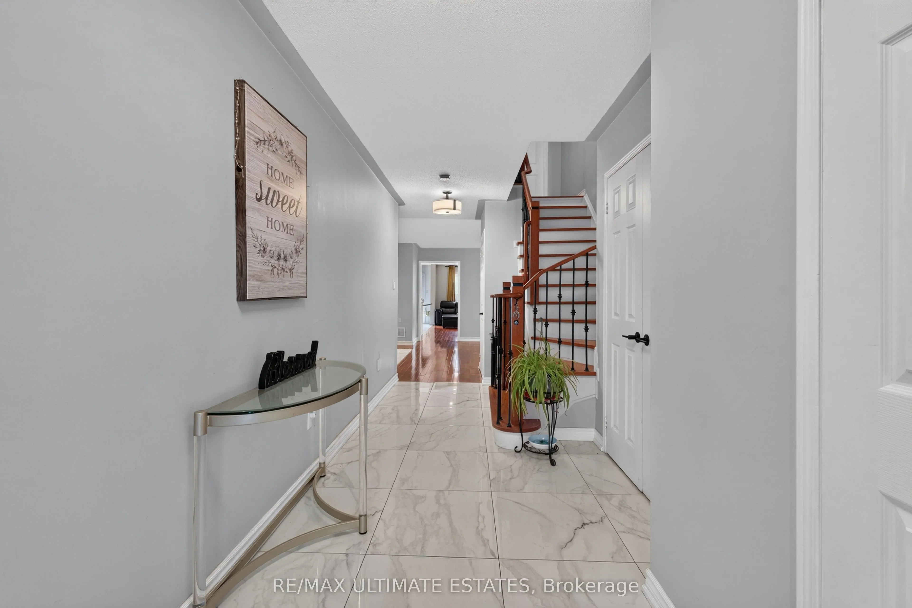 587 Caboto Trail