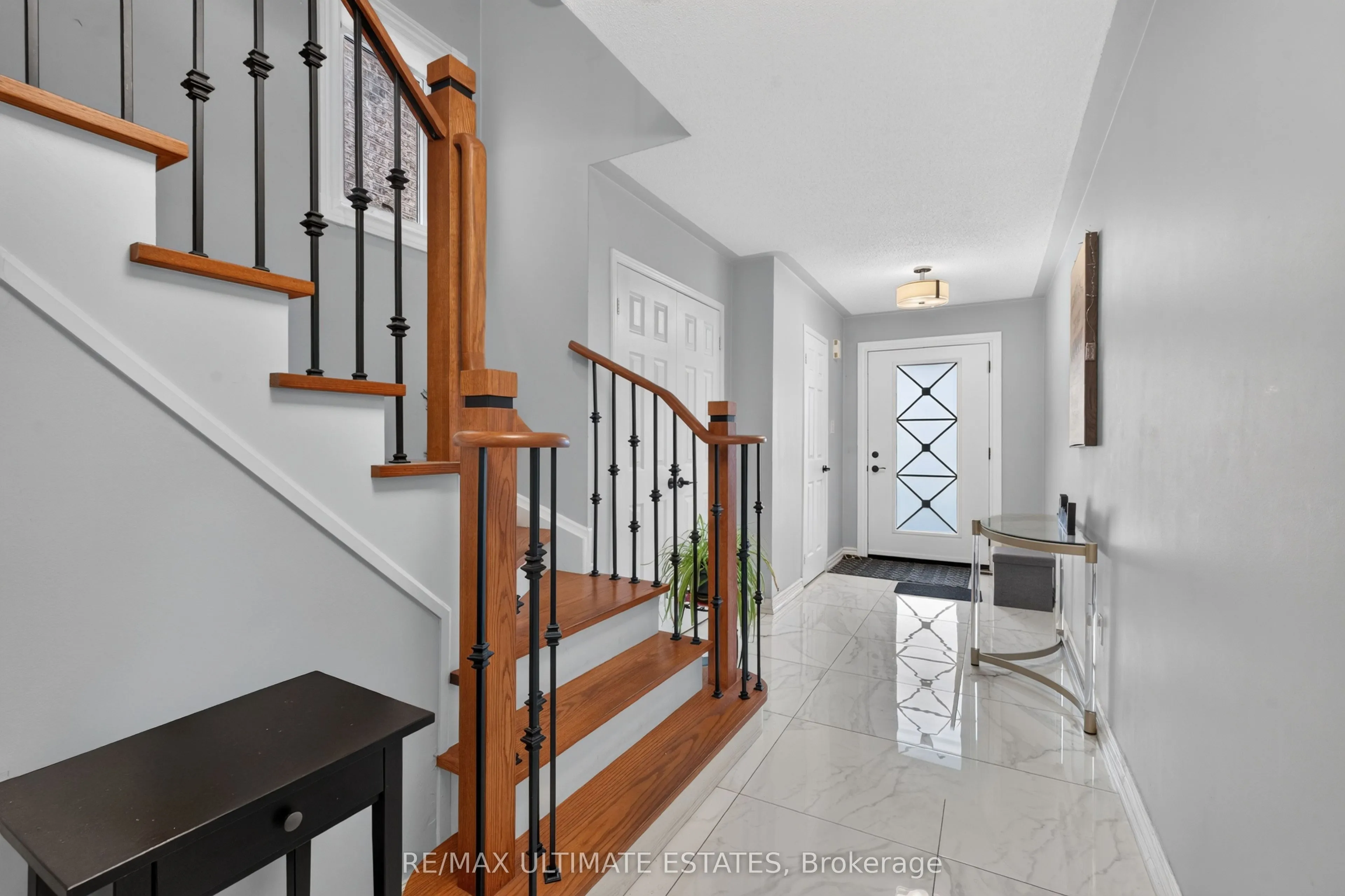 587 Caboto Trail