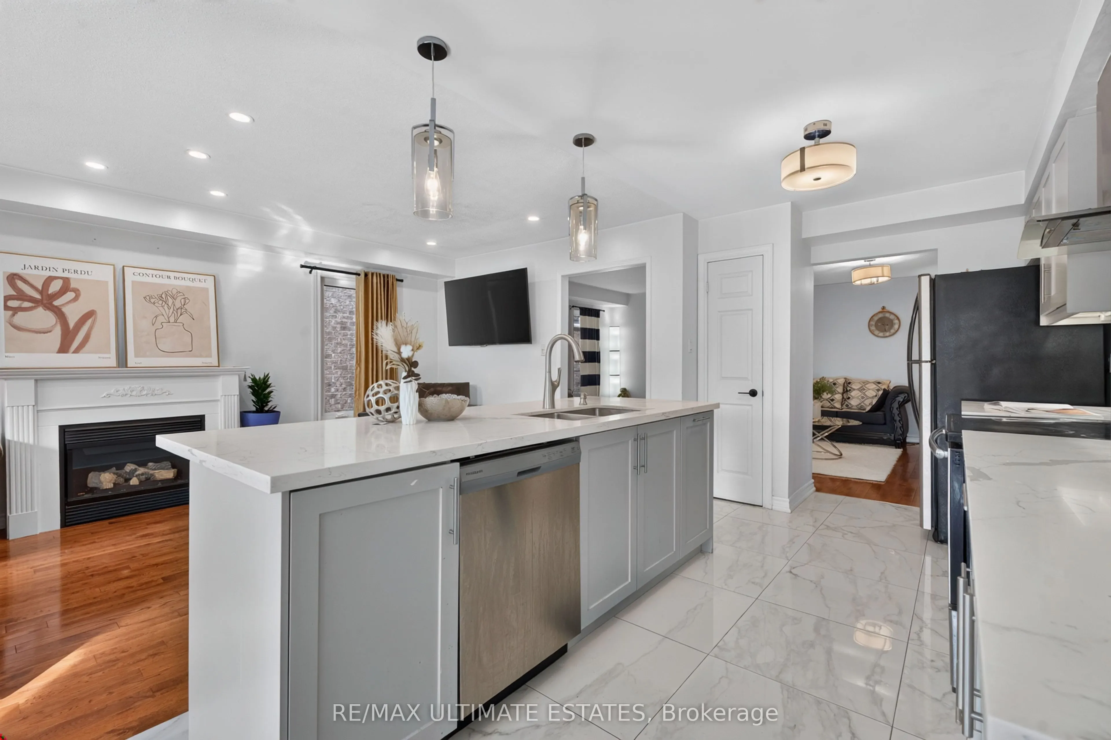587 Caboto Trail