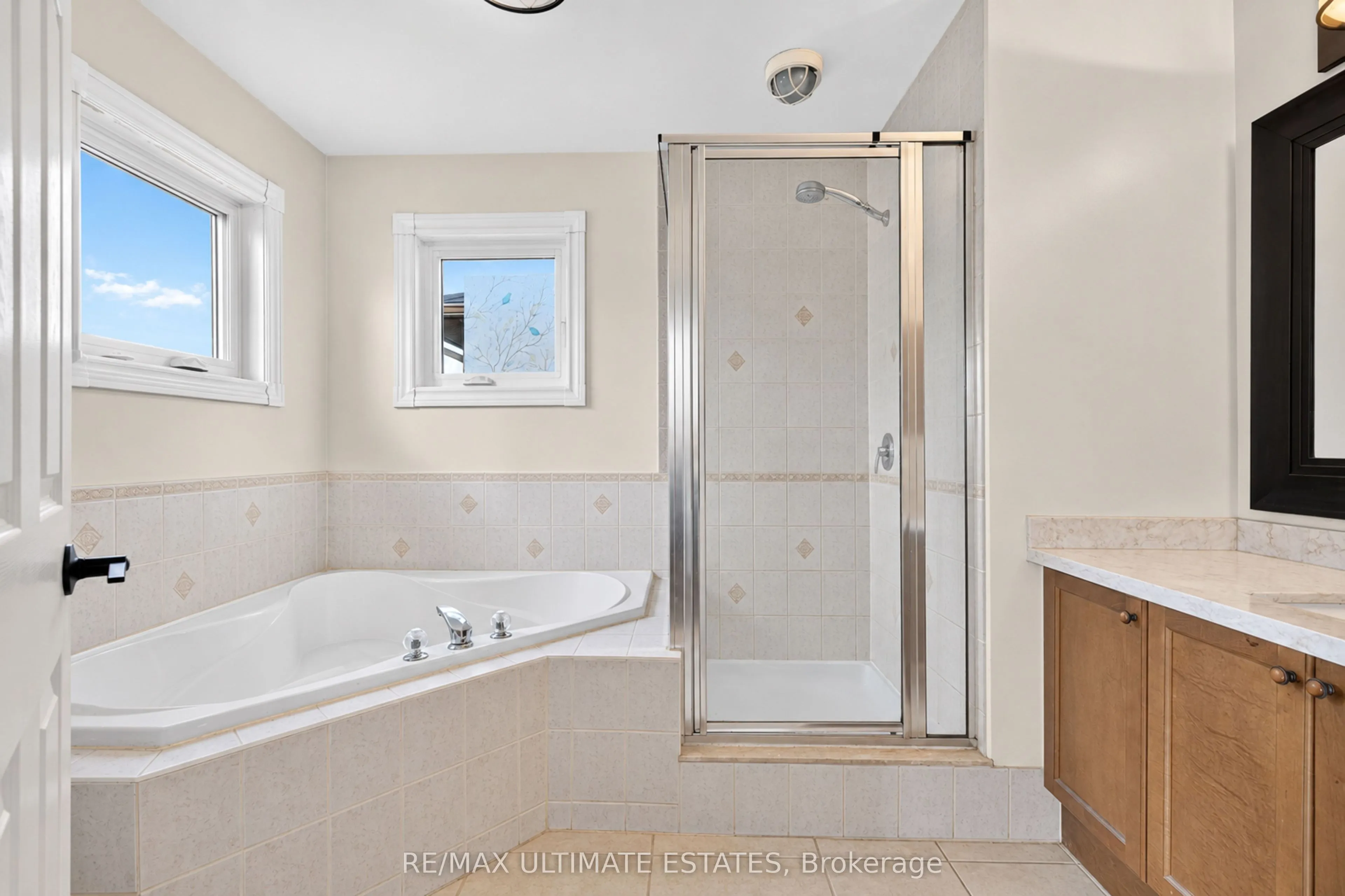 587 Caboto Trail