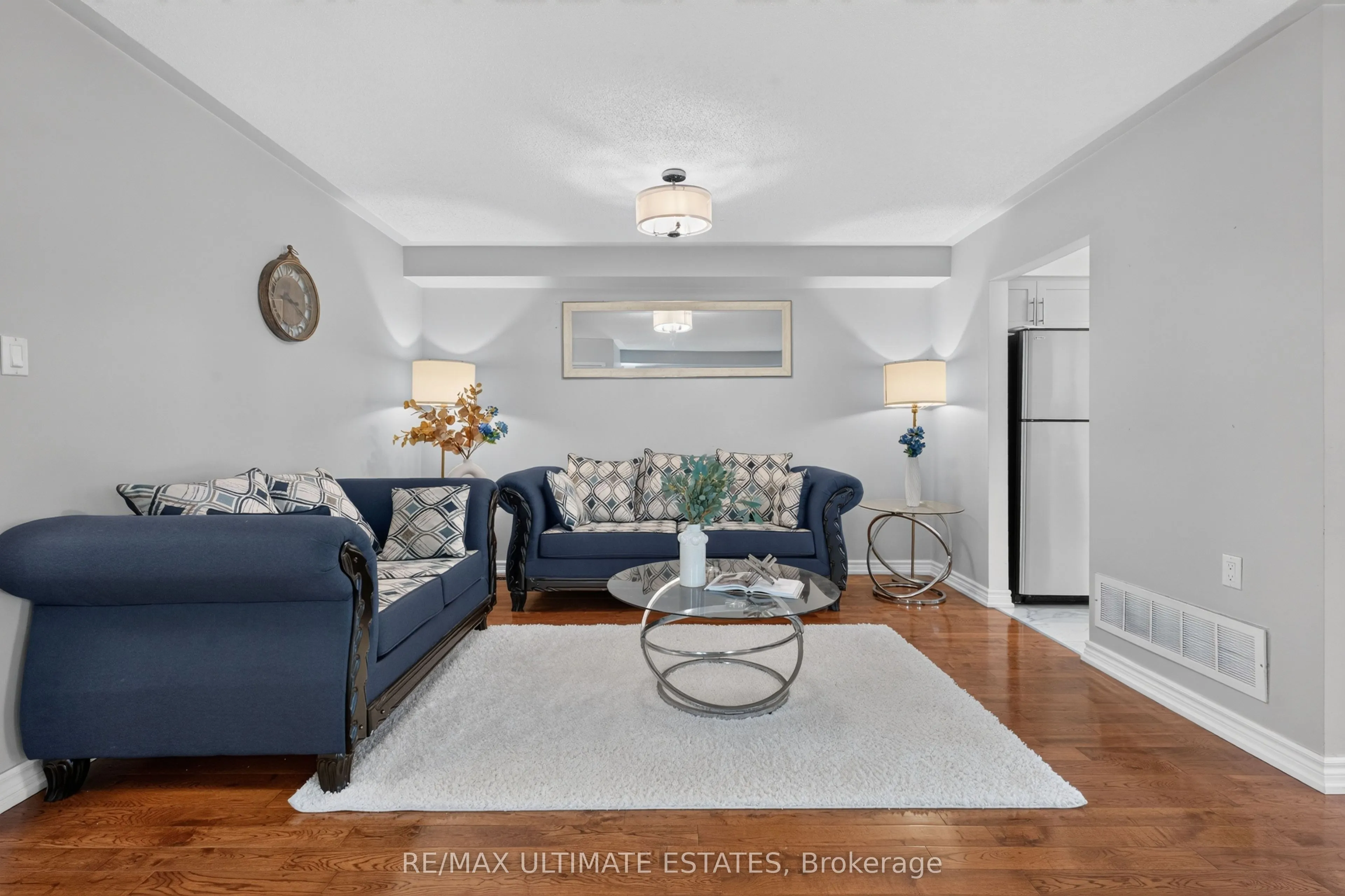 587 Caboto Trail
