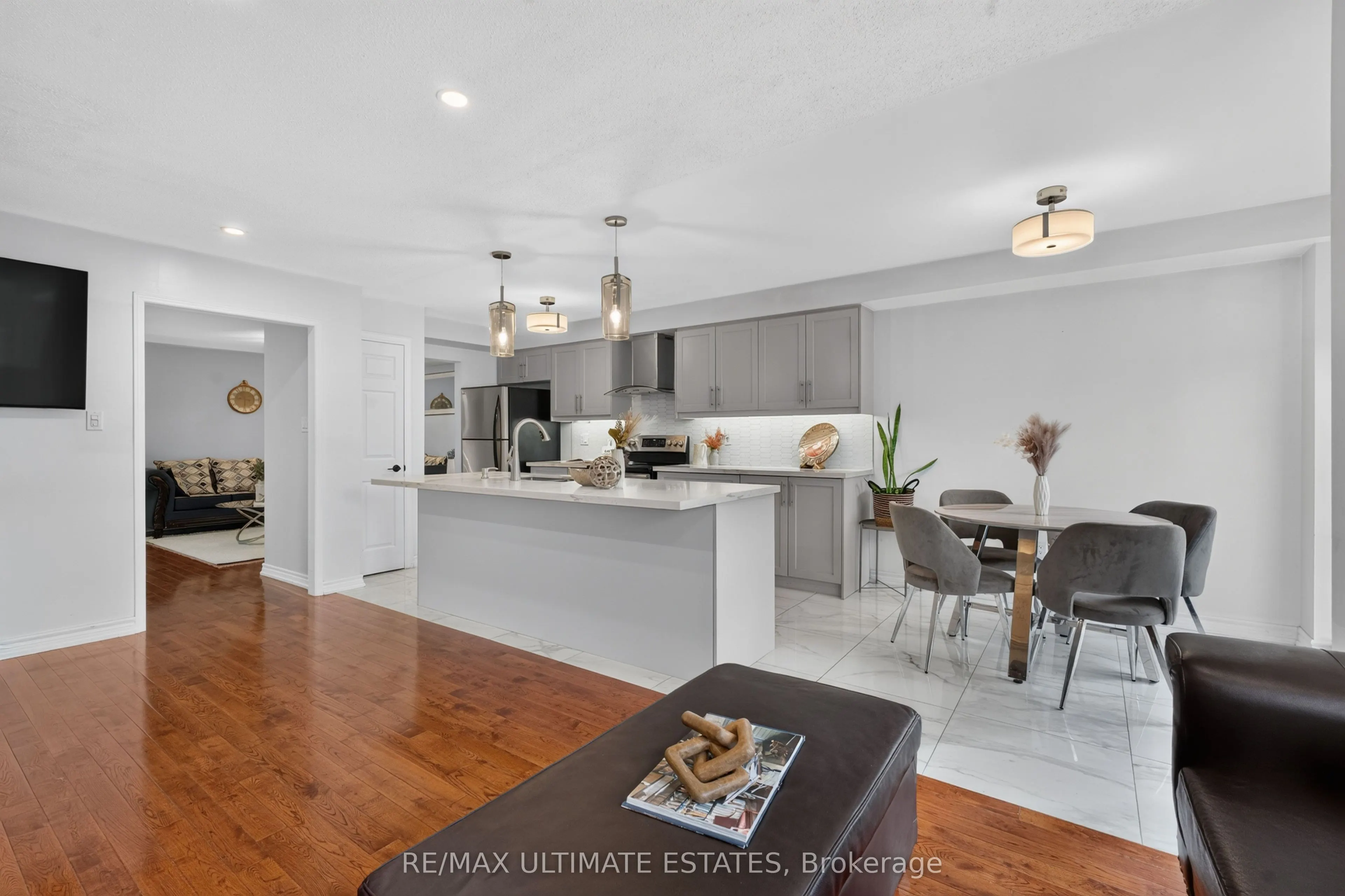 587 Caboto Trail