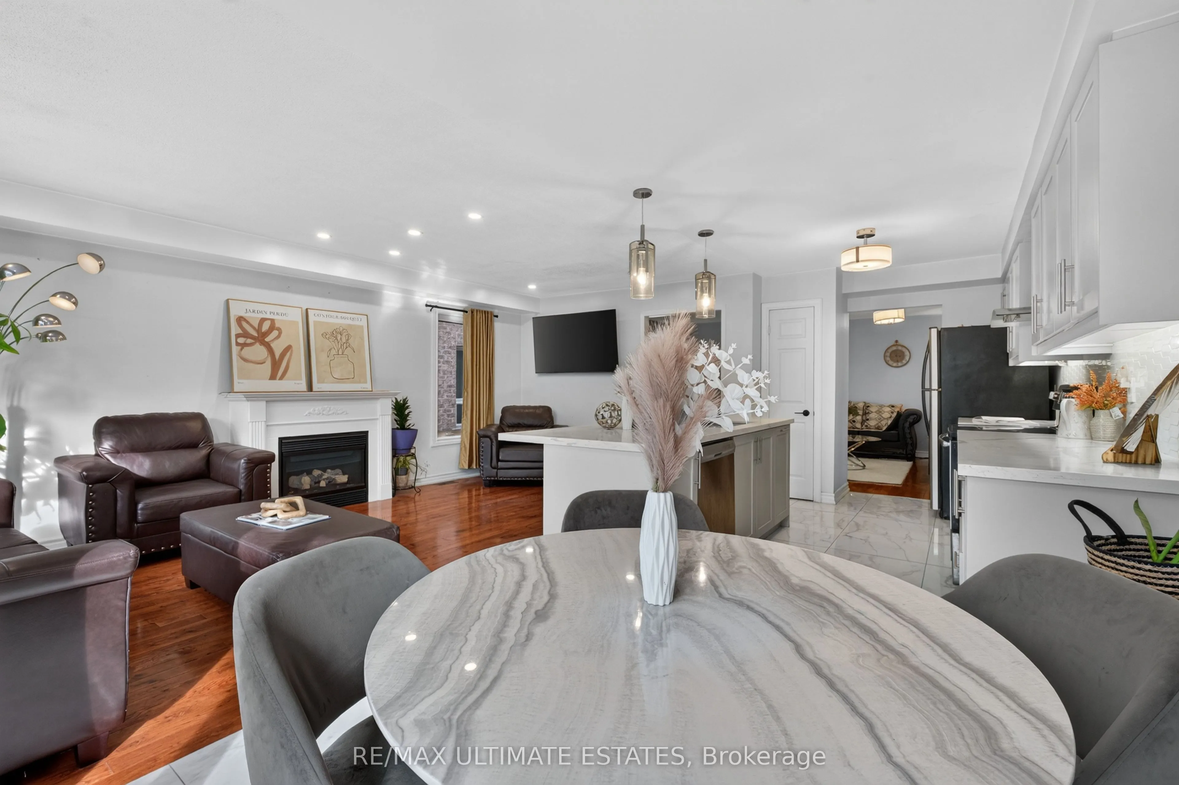 587 Caboto Trail