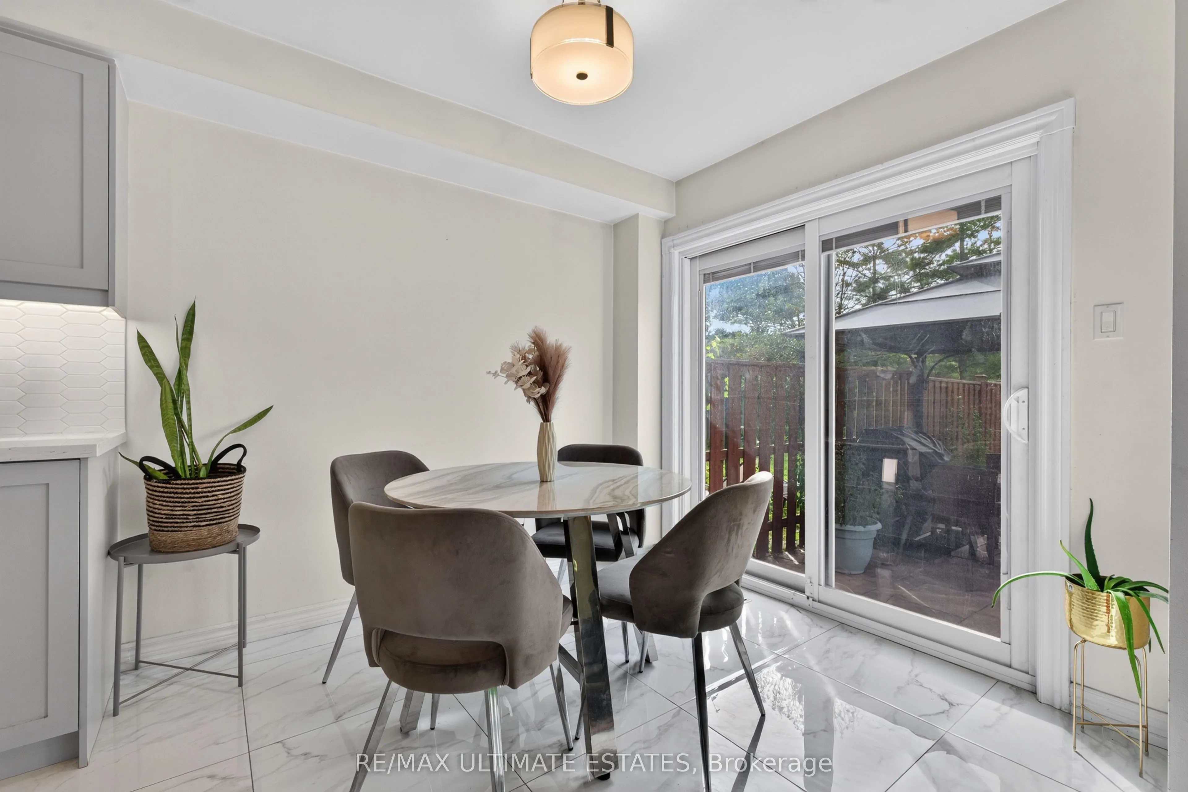 587 Caboto Trail