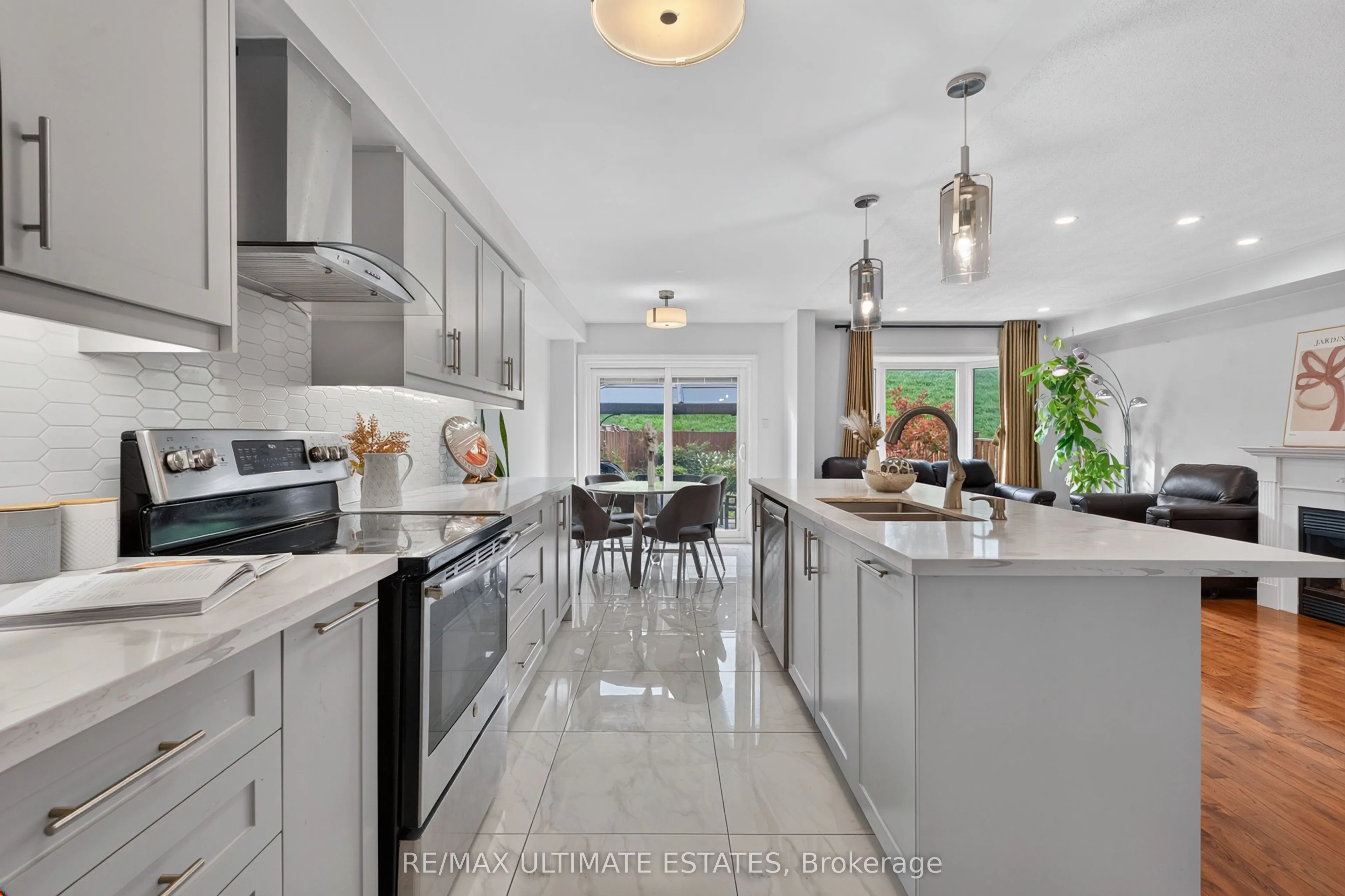 587 Caboto Trail