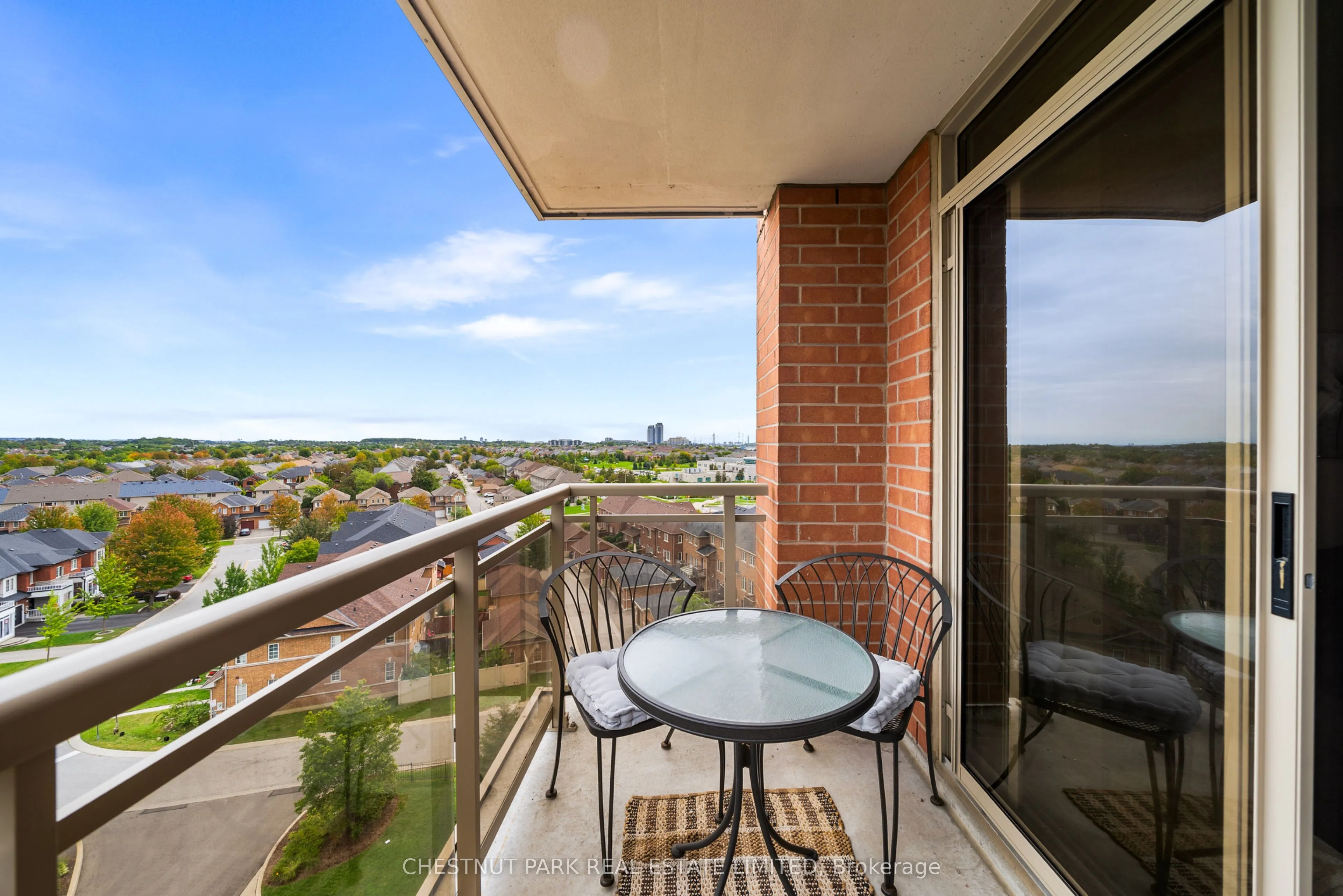 73 King William Crescent #701