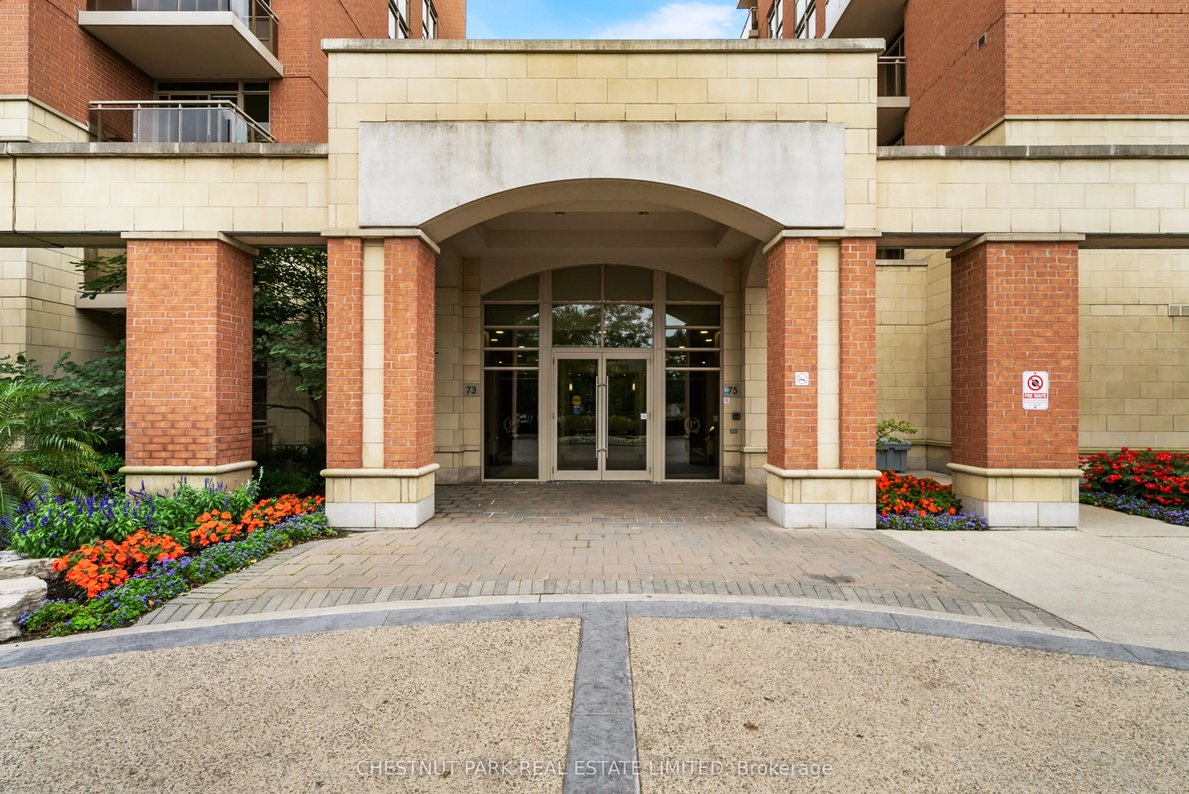 73 King William Crescent #701