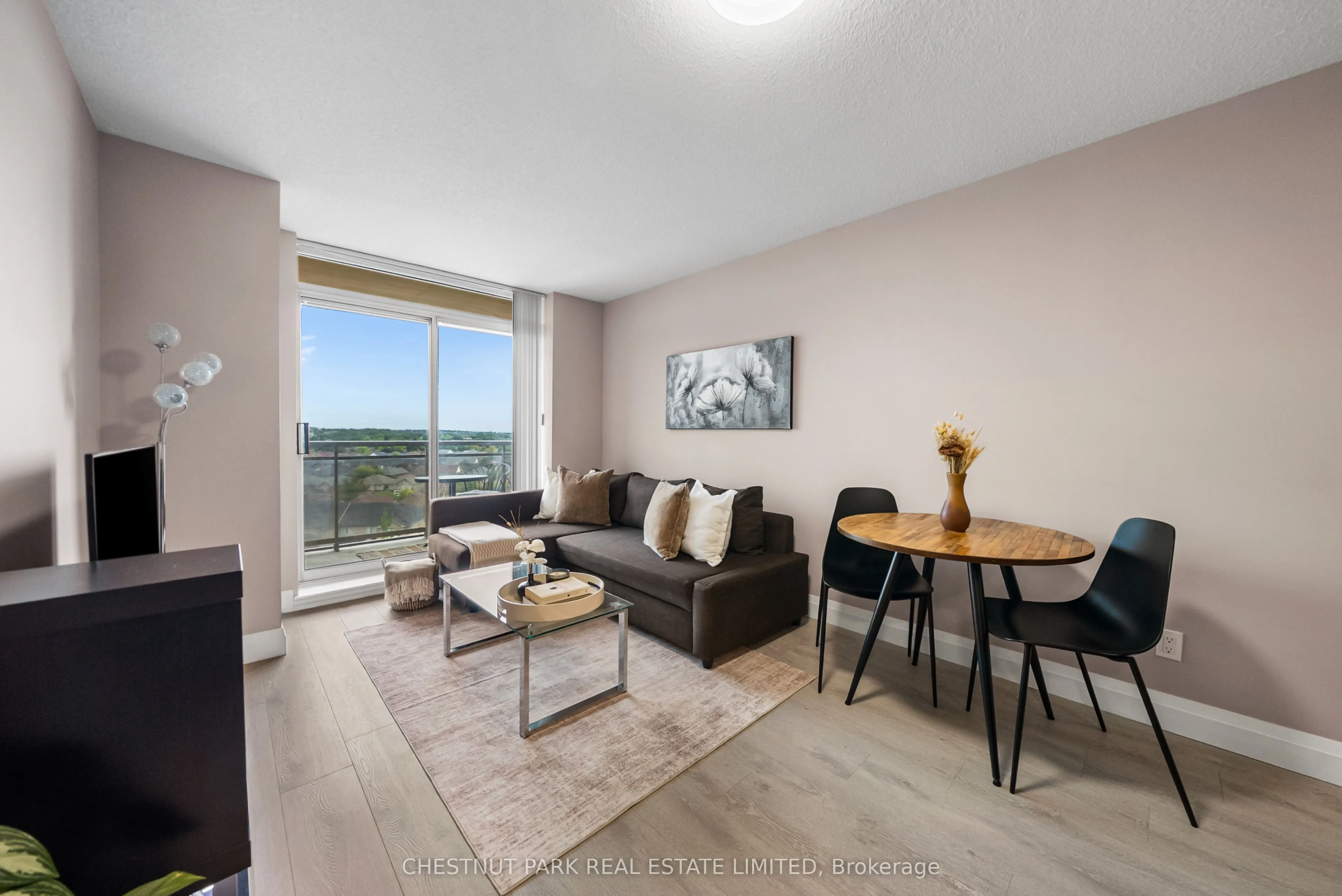 73 King William Crescent #701
