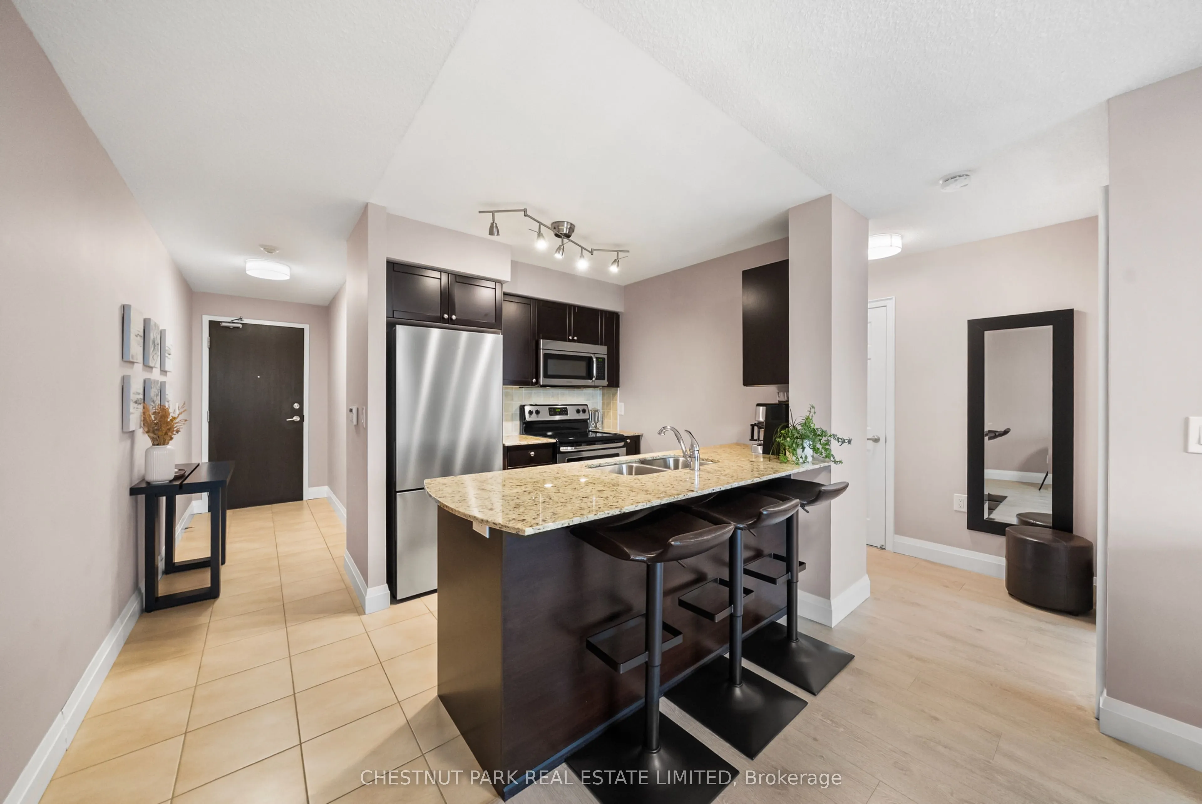 73 King William Crescent #701
