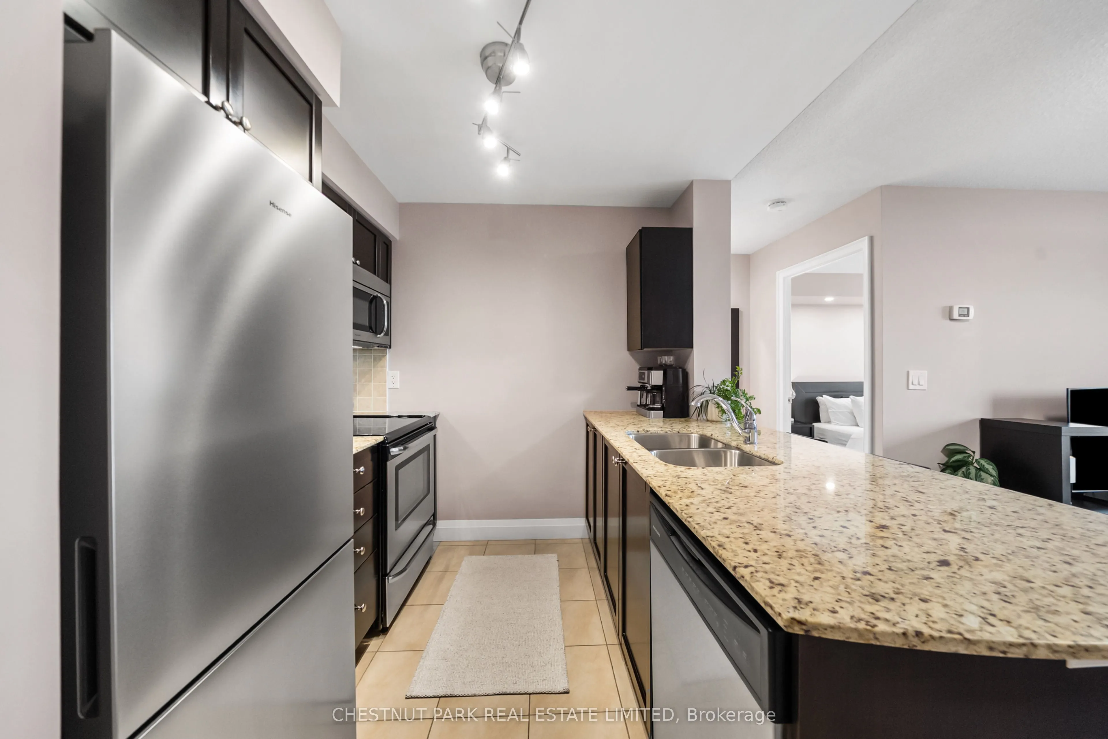 73 King William Crescent #701