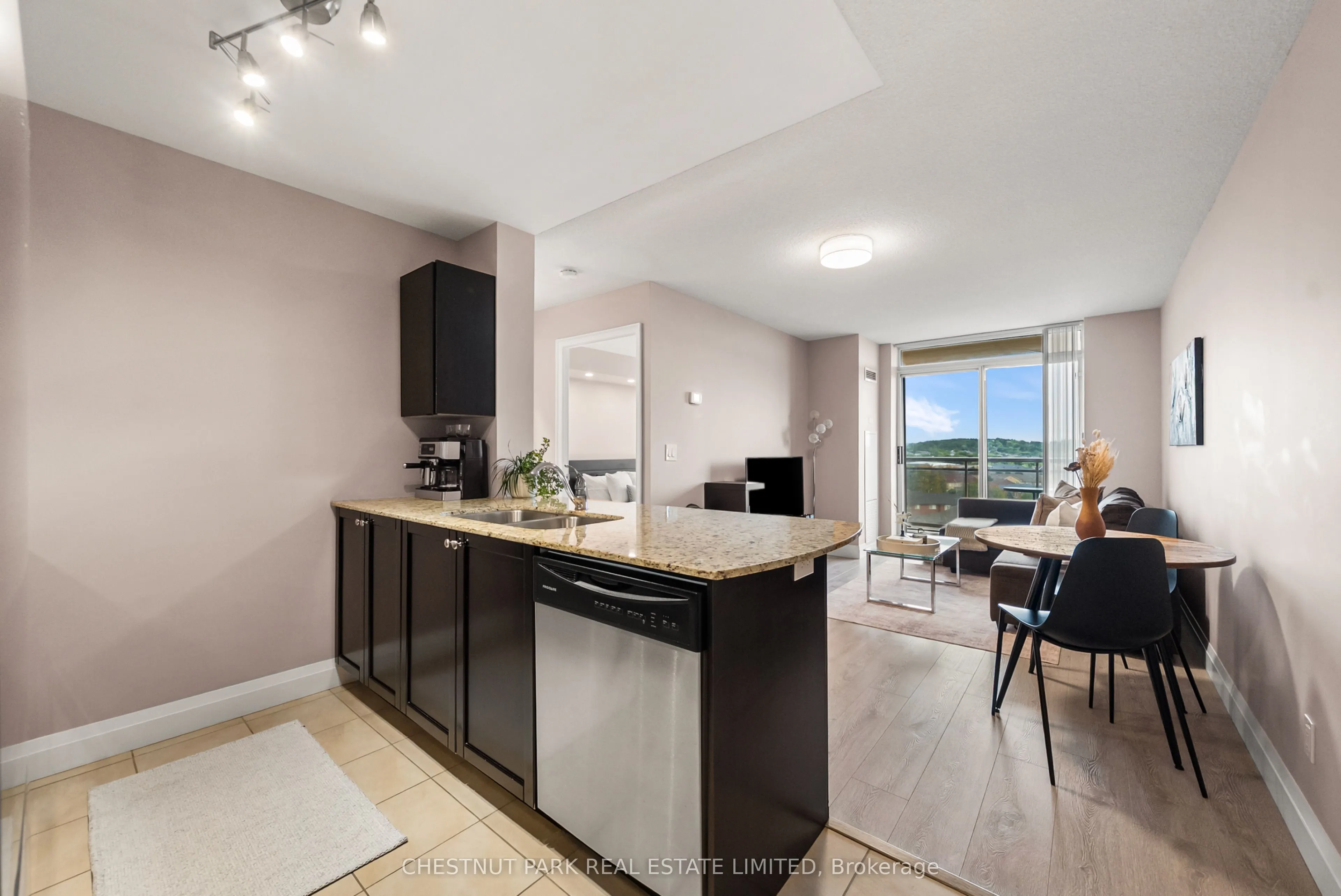 73 King William Crescent #701