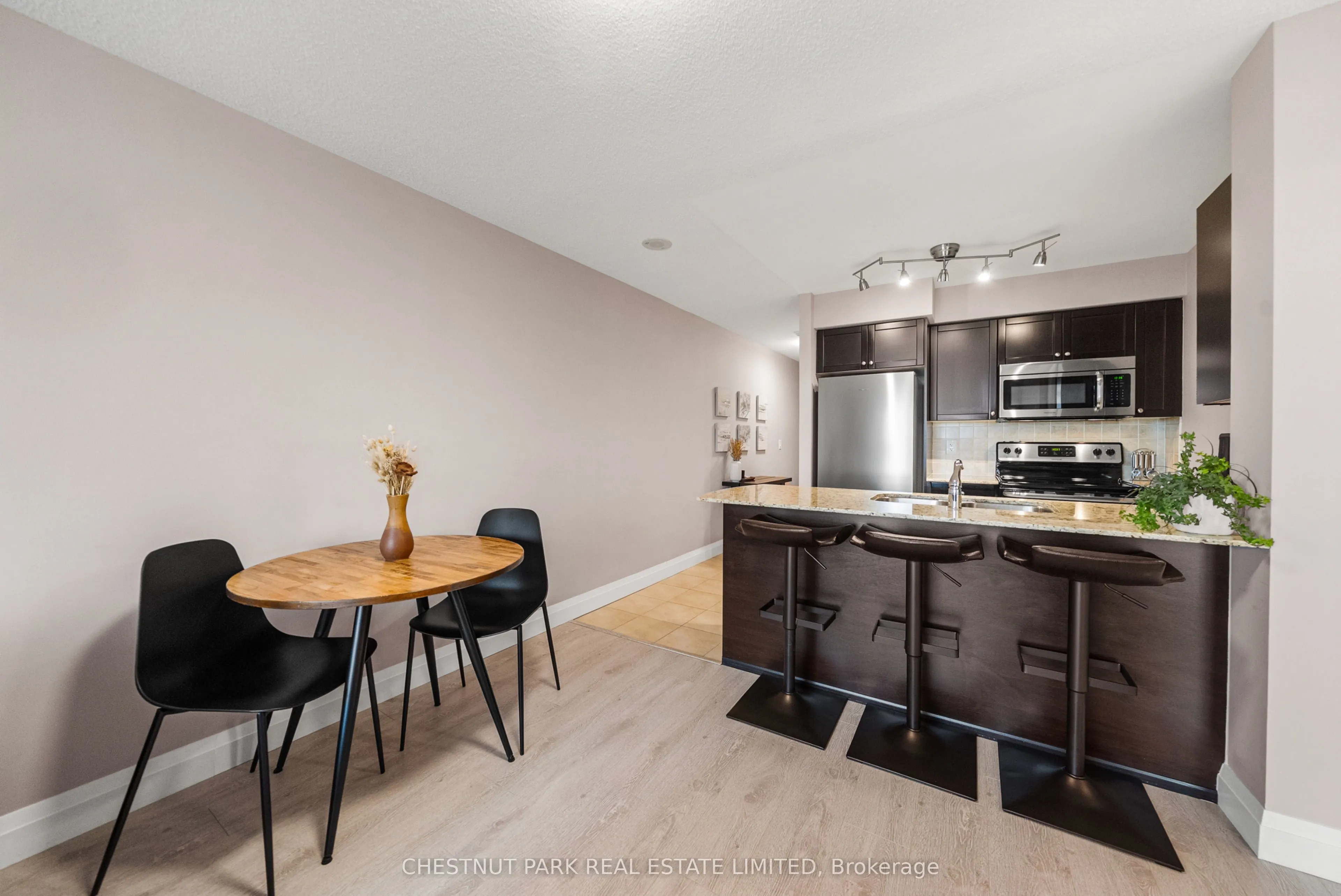 73 King William Crescent #701