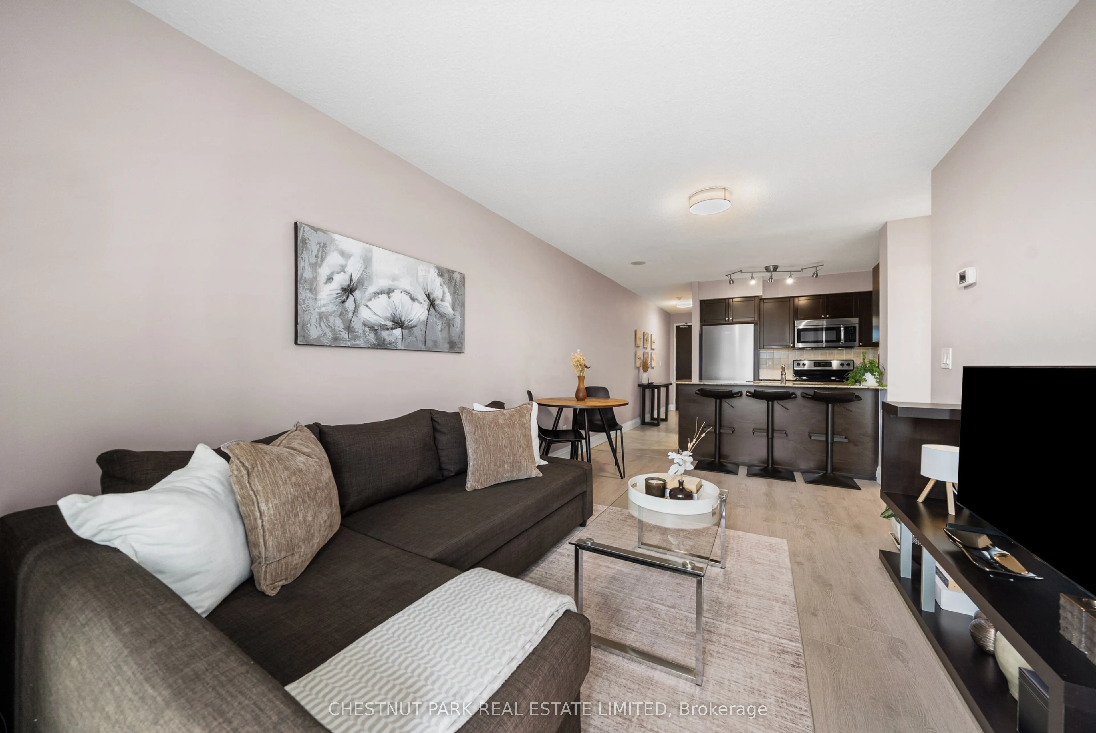 73 King William Crescent #701