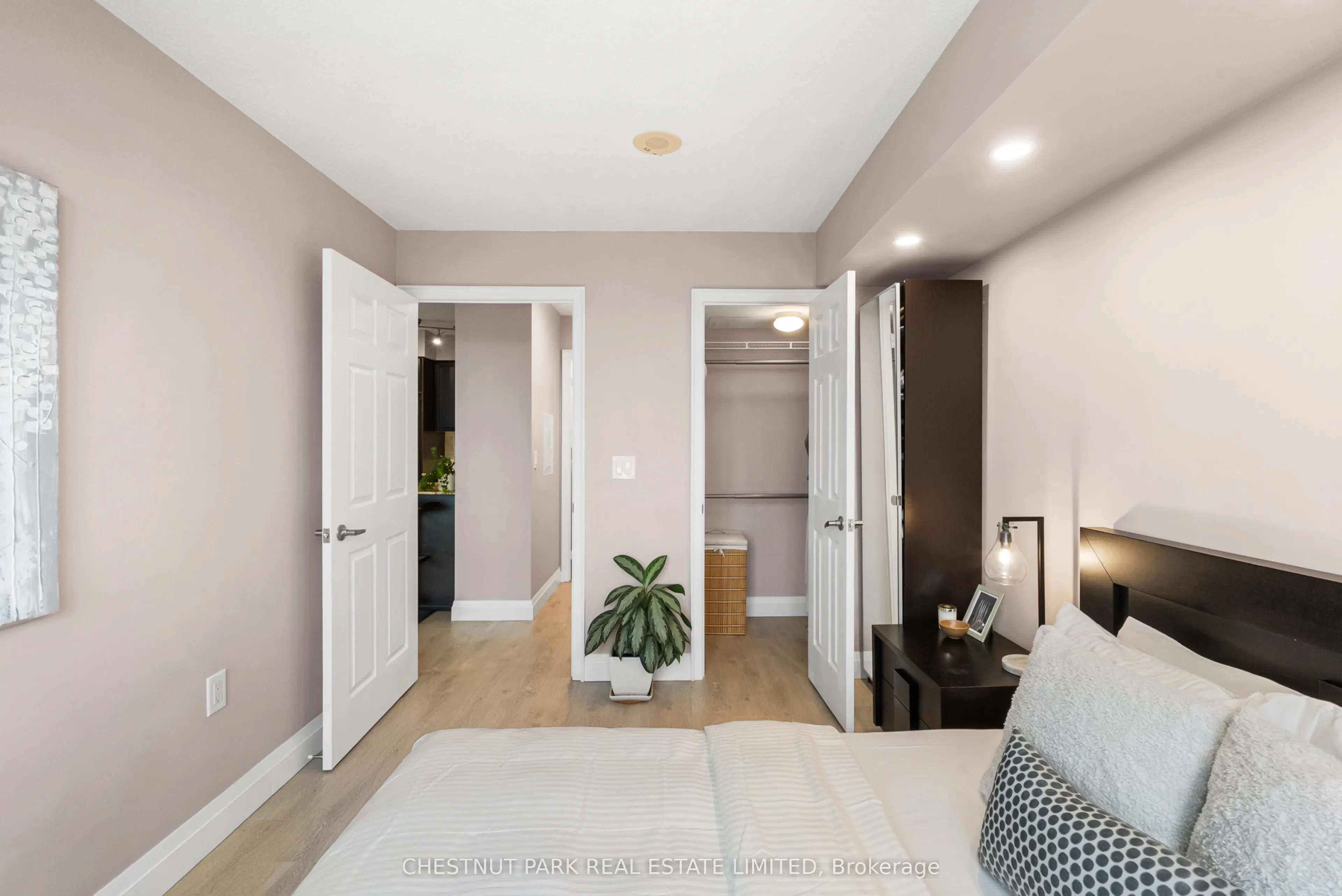 73 King William Crescent #701