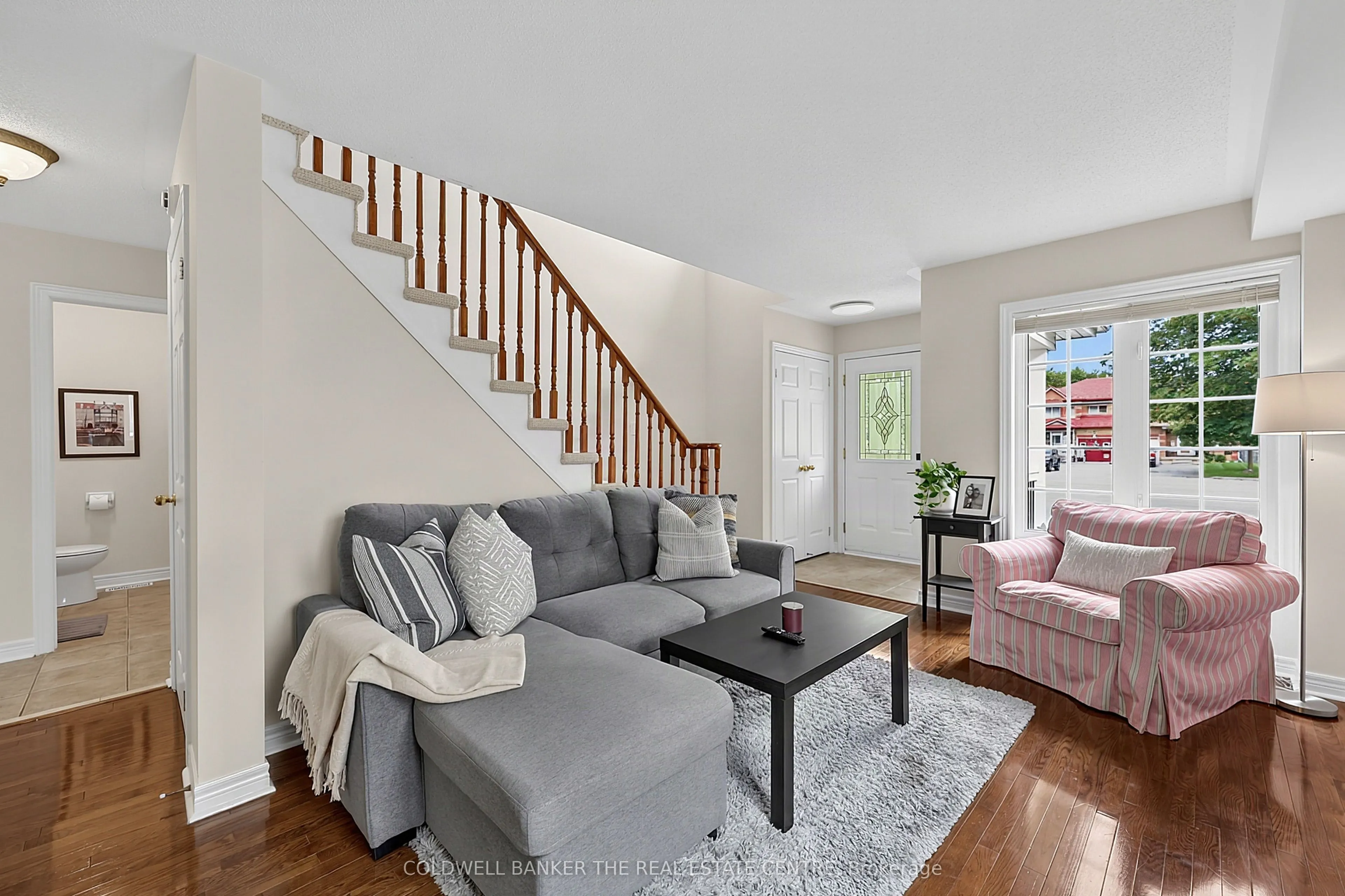37 Rainbow Court