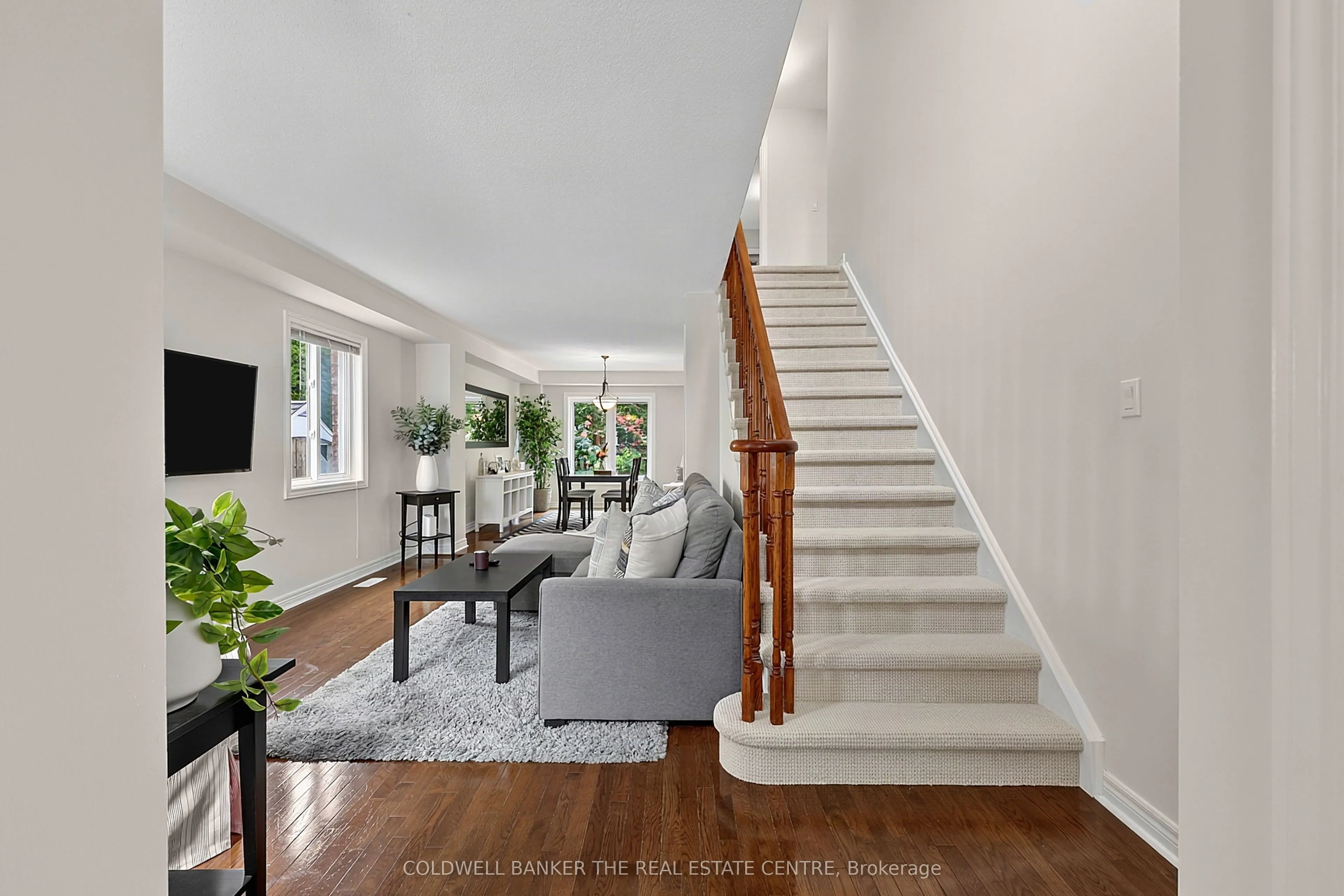 37 Rainbow Court