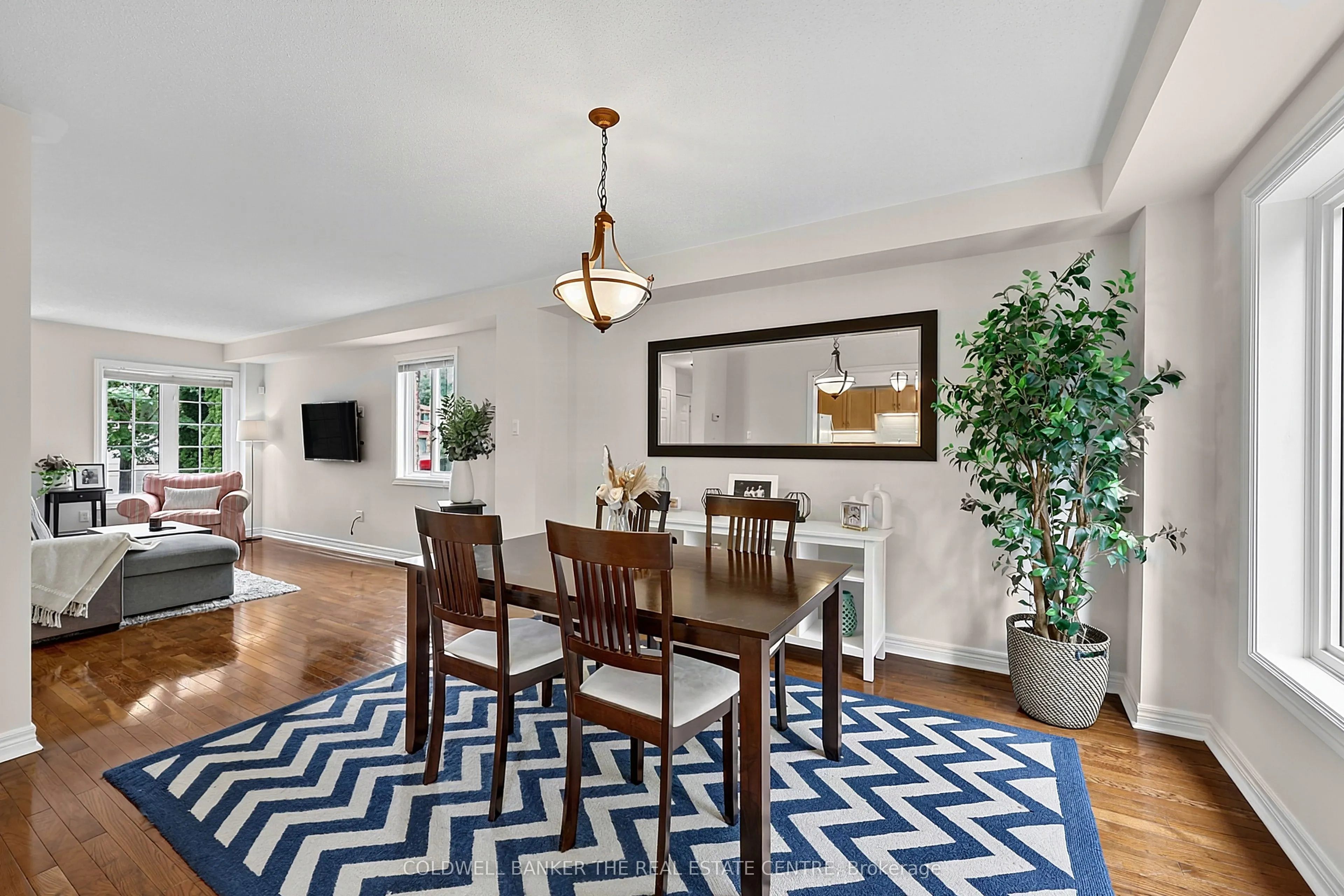 37 Rainbow Court