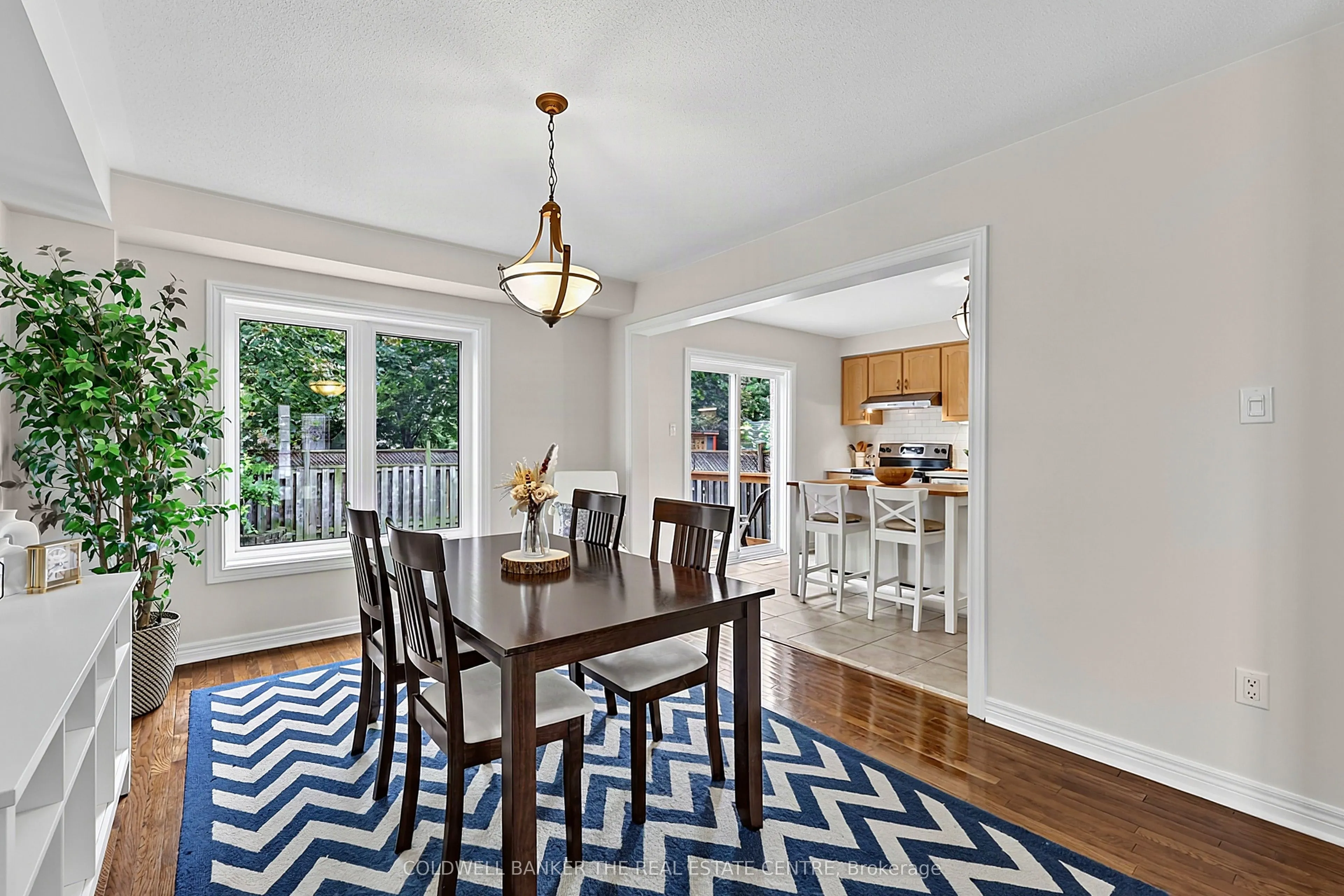 37 Rainbow Court