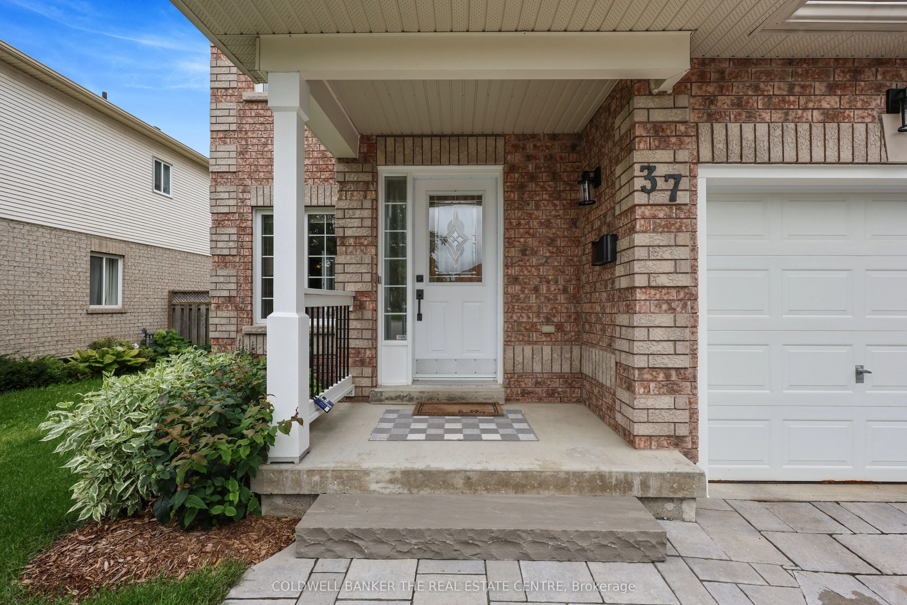 37 Rainbow Court