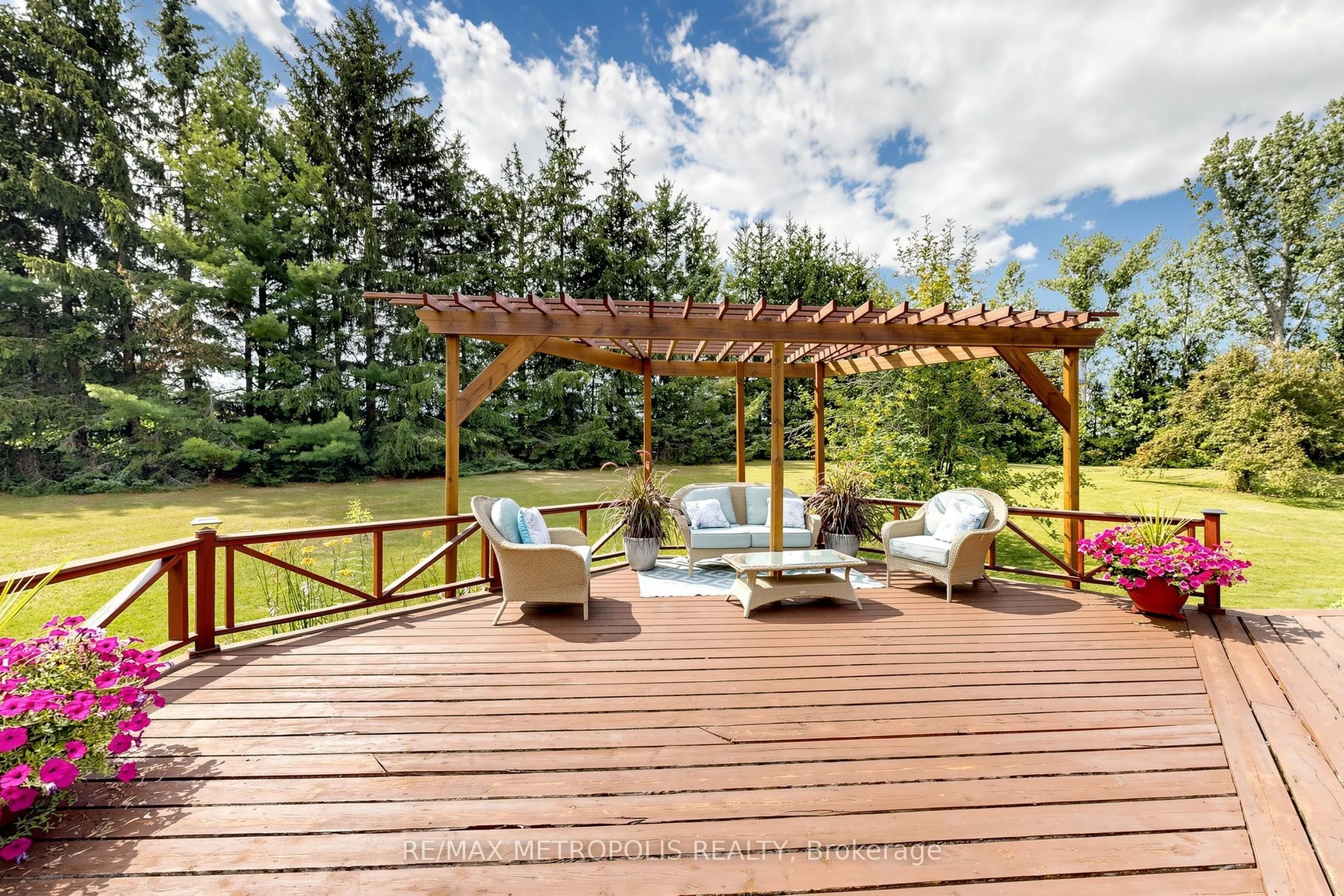 11590 Side Road 17