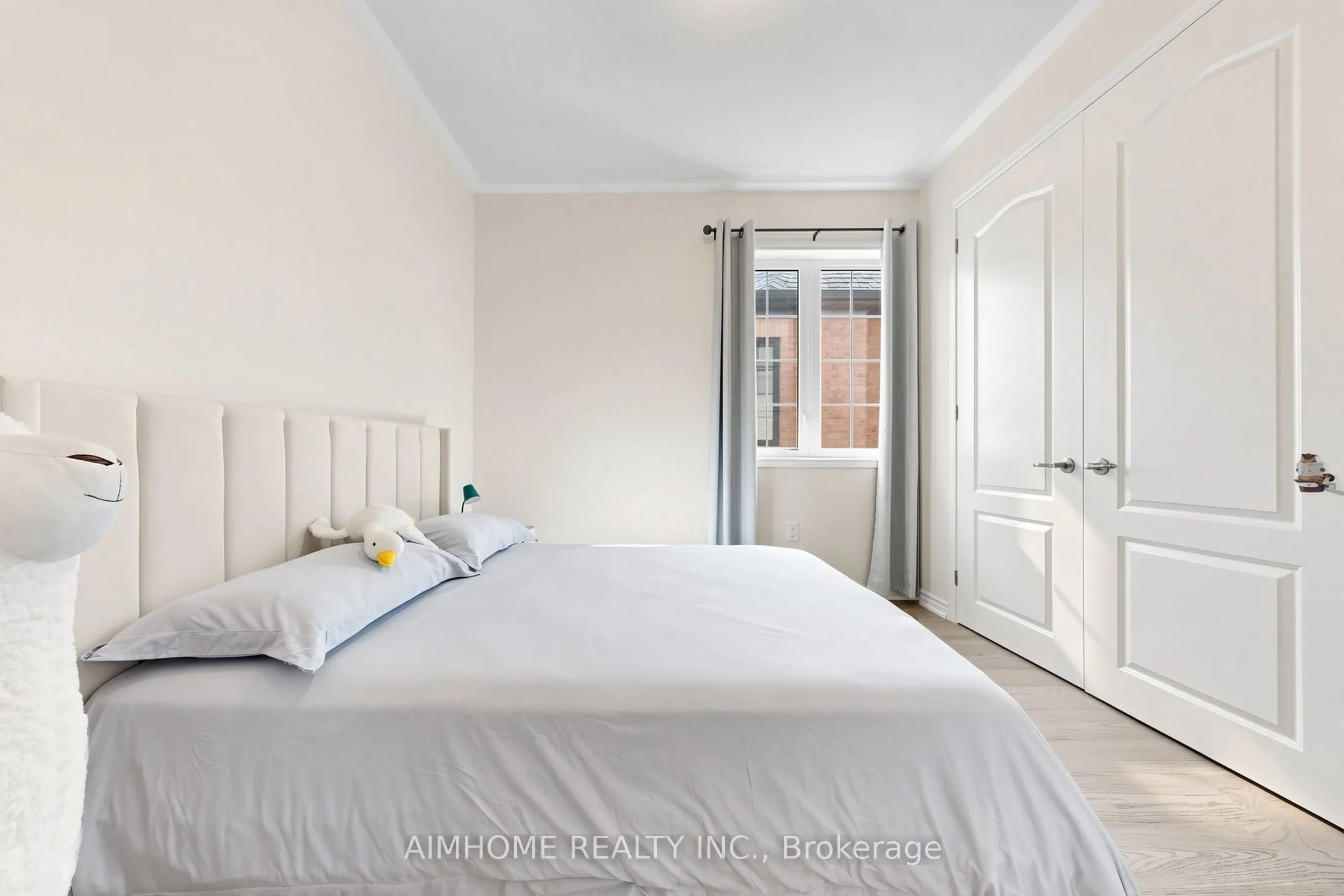 48 Pierre Berton Boulevard