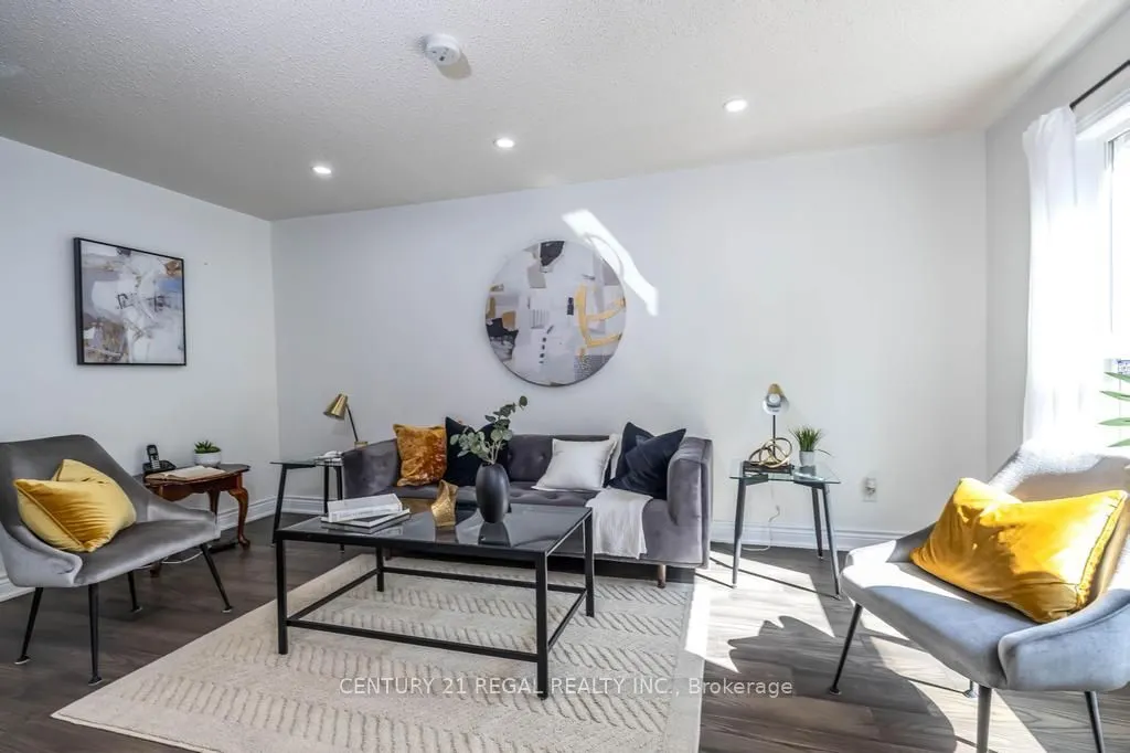43 Waterton Crescent