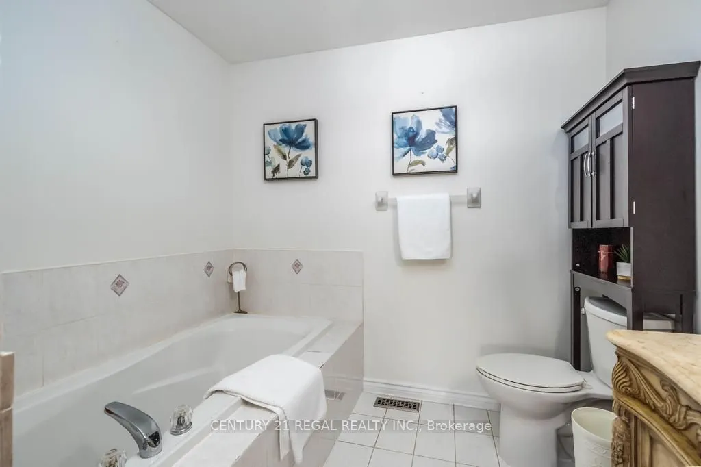 43 Waterton Crescent