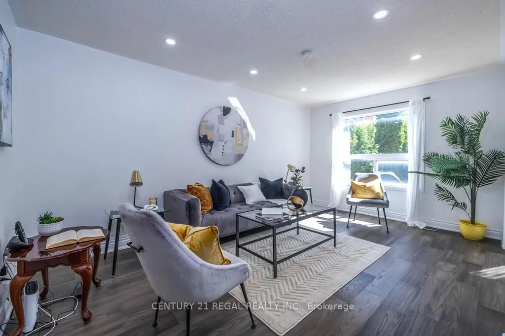 43 Waterton Crescent