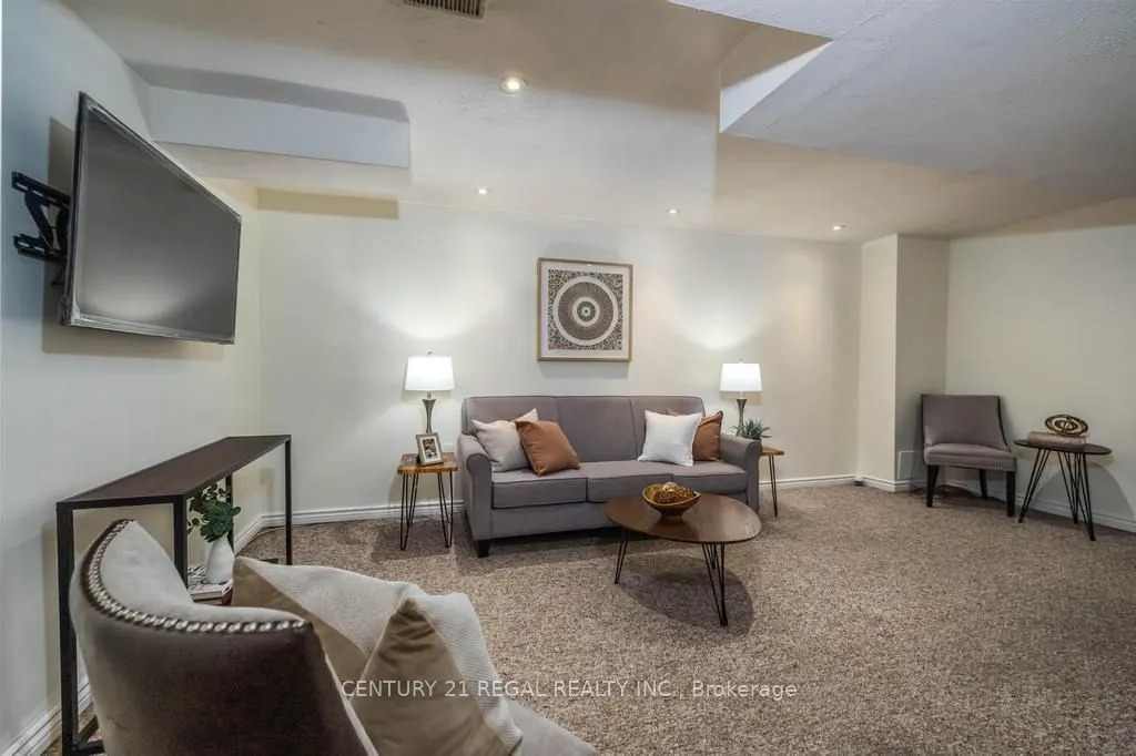 43 Waterton Crescent