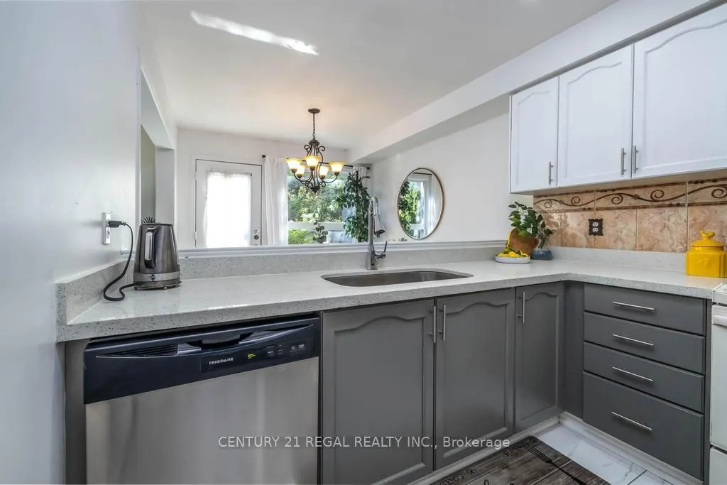 43 Waterton Crescent