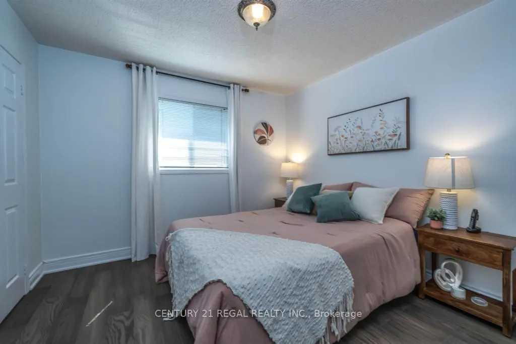 43 Waterton Crescent