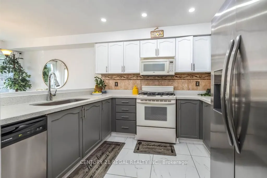 43 Waterton Crescent